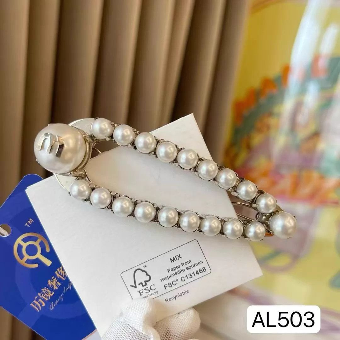 Miu Miu MIU MIU pearl hair clip 99 New AL503 Size ONE SIZE - 1 Thumbnail