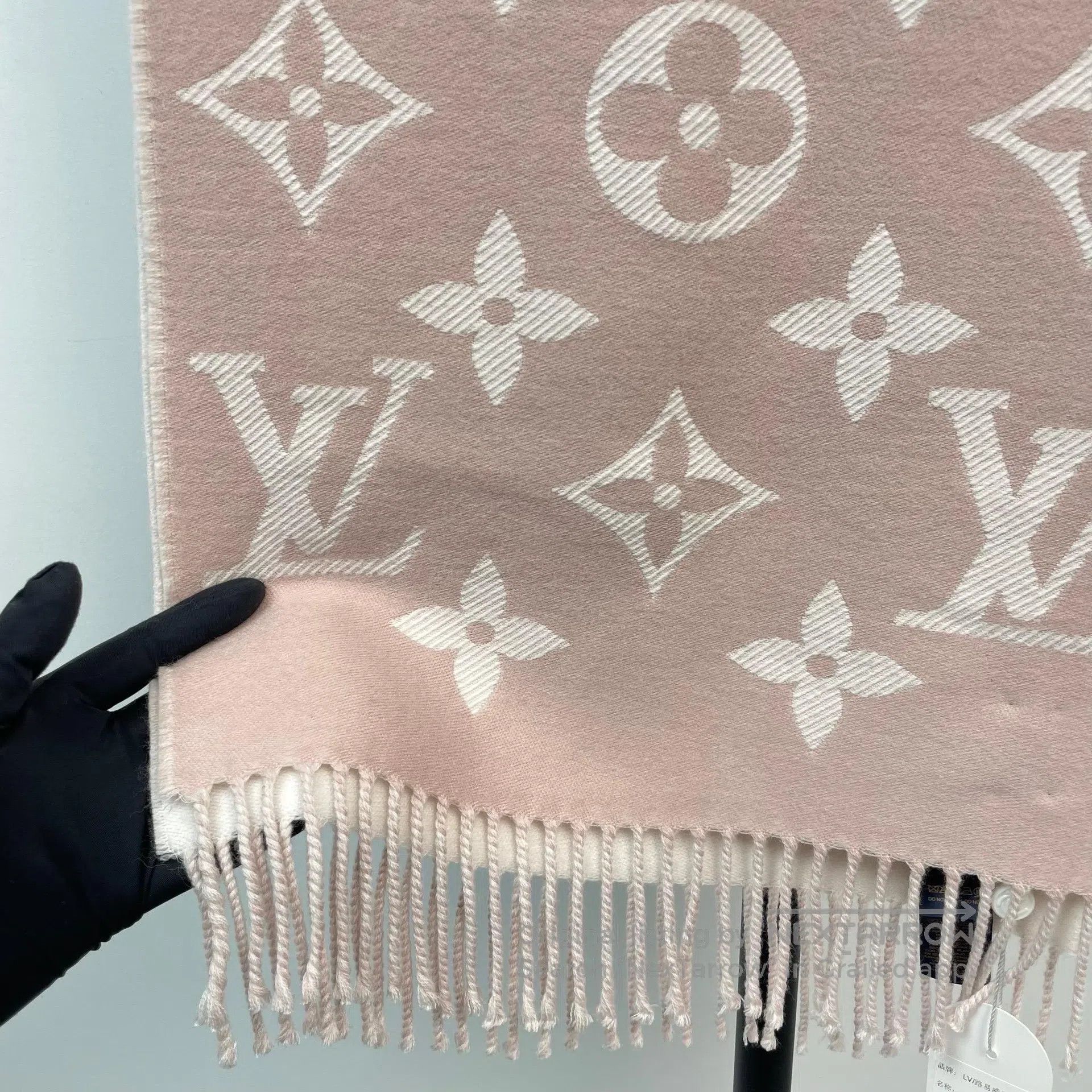 Louis Vuitton Louis Vuitton Pink and white classic old pattern double-si Size ONE SIZE - 4 Thumbnail