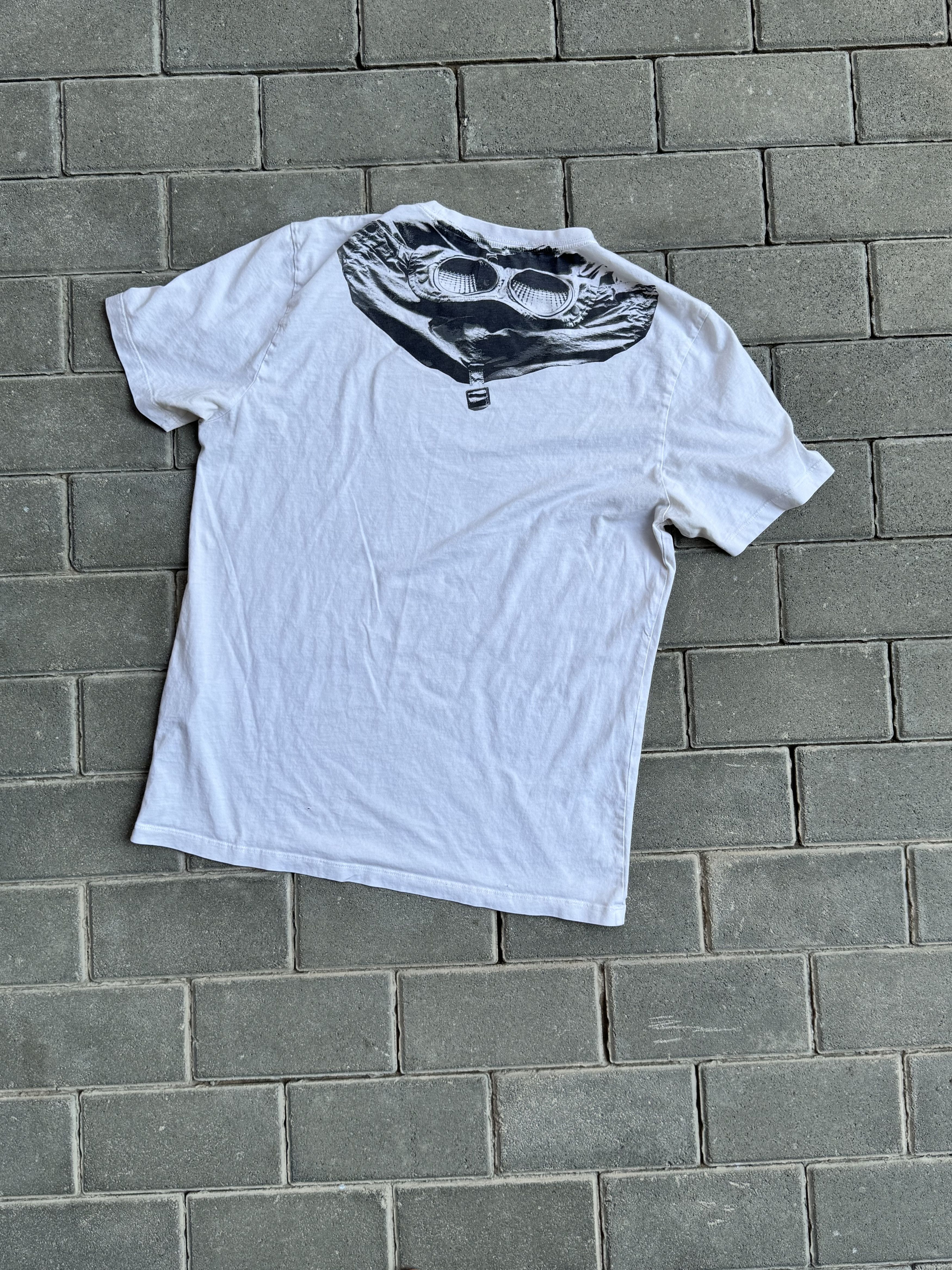 C.P. Company C.P Company White T-Shirt Mens Lens Back Print Size US M / EU 48-50 / 2 - 8 Thumbnail