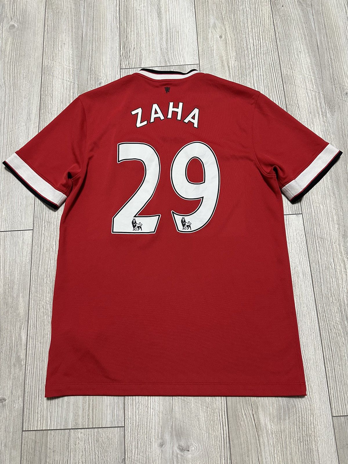 Nike Vintage 2014 Manchester United Home Jersey Shirt Zaha #29 Size US M / EU 48-50 / 2 - 1 Thumbnail