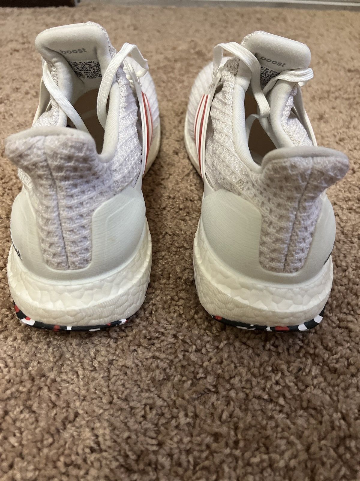 Adidas Adidas ultra boost 4.0 cloud white active red Size US 9.5 / EU 42-43 - 3 Thumbnail