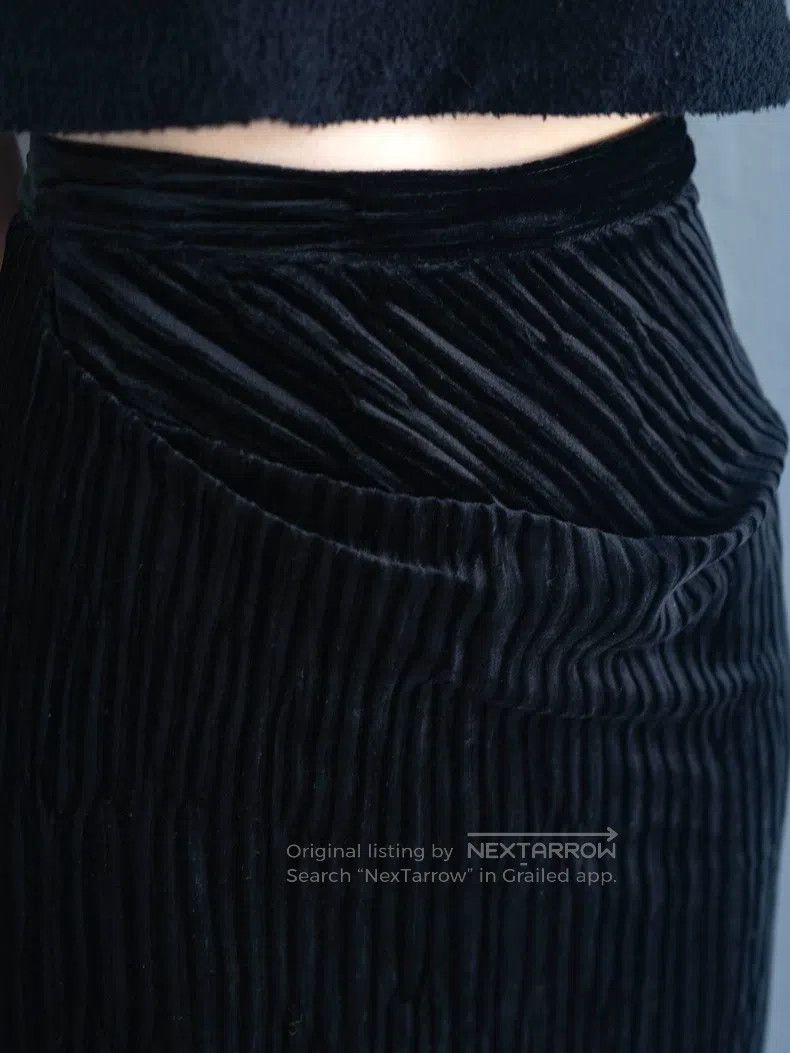 Comme des Garcons Comme Des Garcons size M Black striped velvet skirt Size 23" - 2 Thumbnail