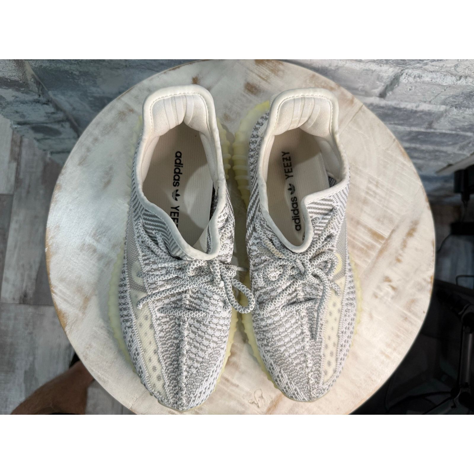 Adidas × Yeezy Adidas Yeezy Boost 350 V2 Static (Non-Reflective) Size 7 Size US 7 / EU 40 - 2 Thumbnail