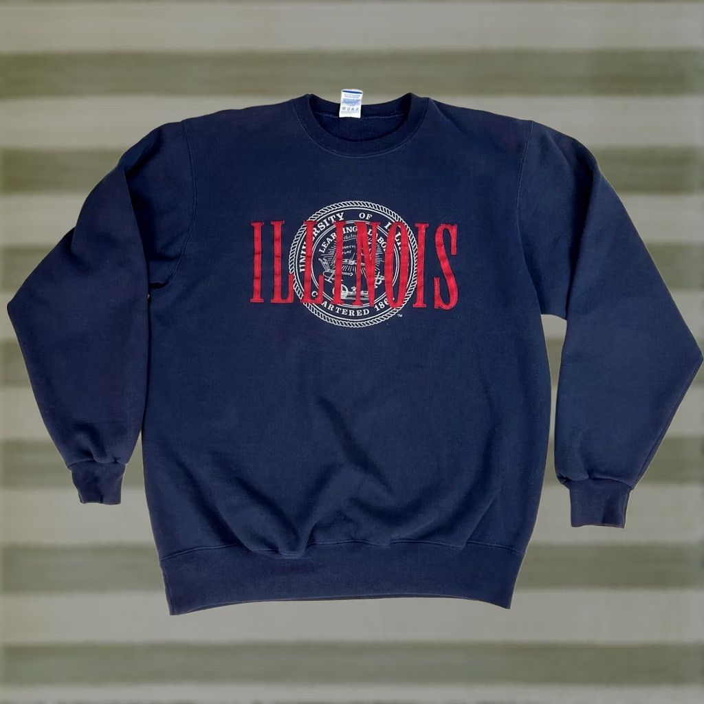 Champion VINTAGE Champion University of Illinois Sweatshirt Navy XL Crewneck Unisex Adults 50% Cotton 50% Polyester USA Made 90s College Pullover Sweatshirt Size US XL / EU 56 / 4 - 1 Thumbnail