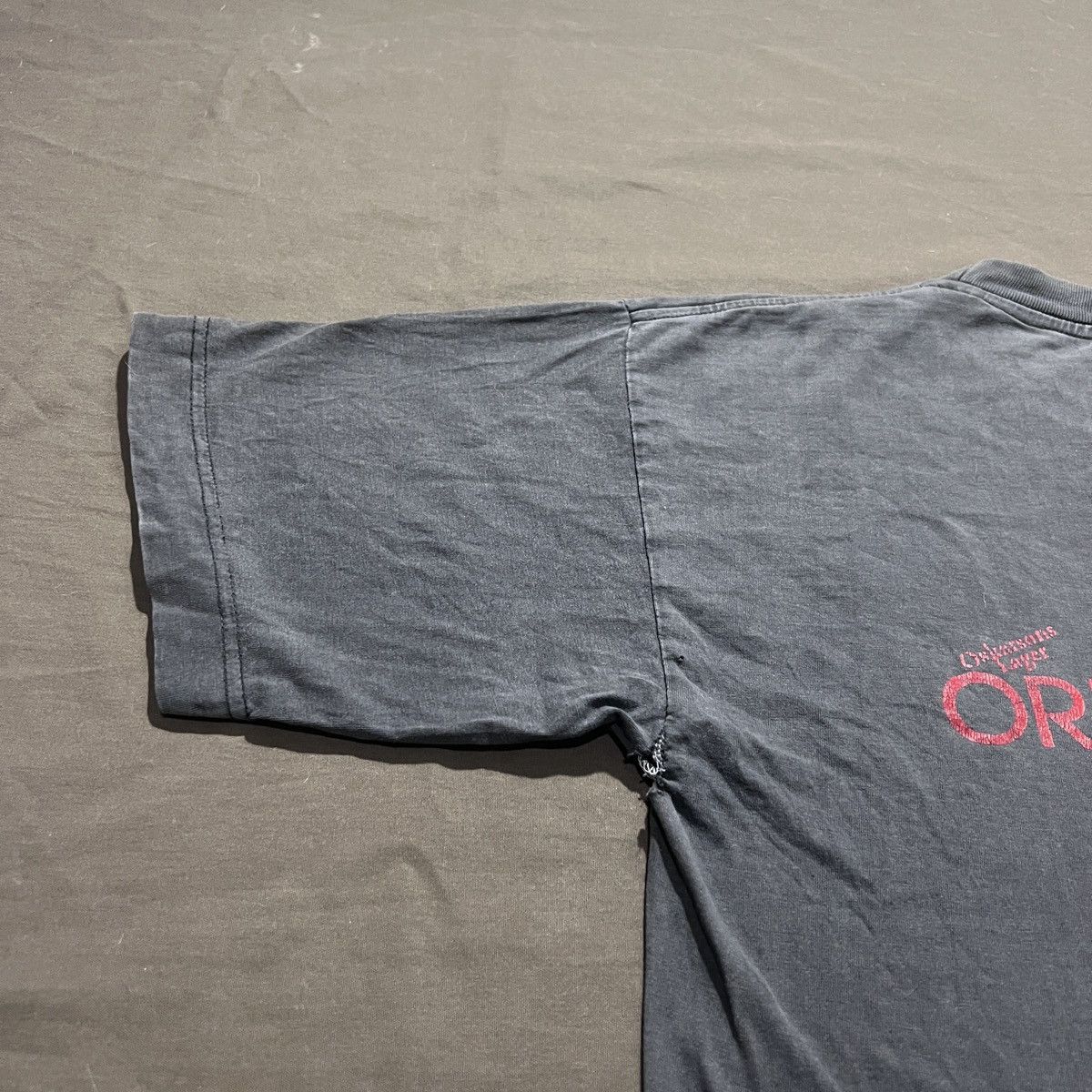 Vintage 90s The Invisible Circus Movie Tee Distressed Faded Thrashed Size US S / EU 44-46 / 1 - 12 Thumbnail