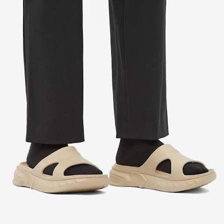 Givenchy GIVENCHY marshmallow slide sandals men TAUPE Size US 11 / EU 44 - 1 Thumbnail