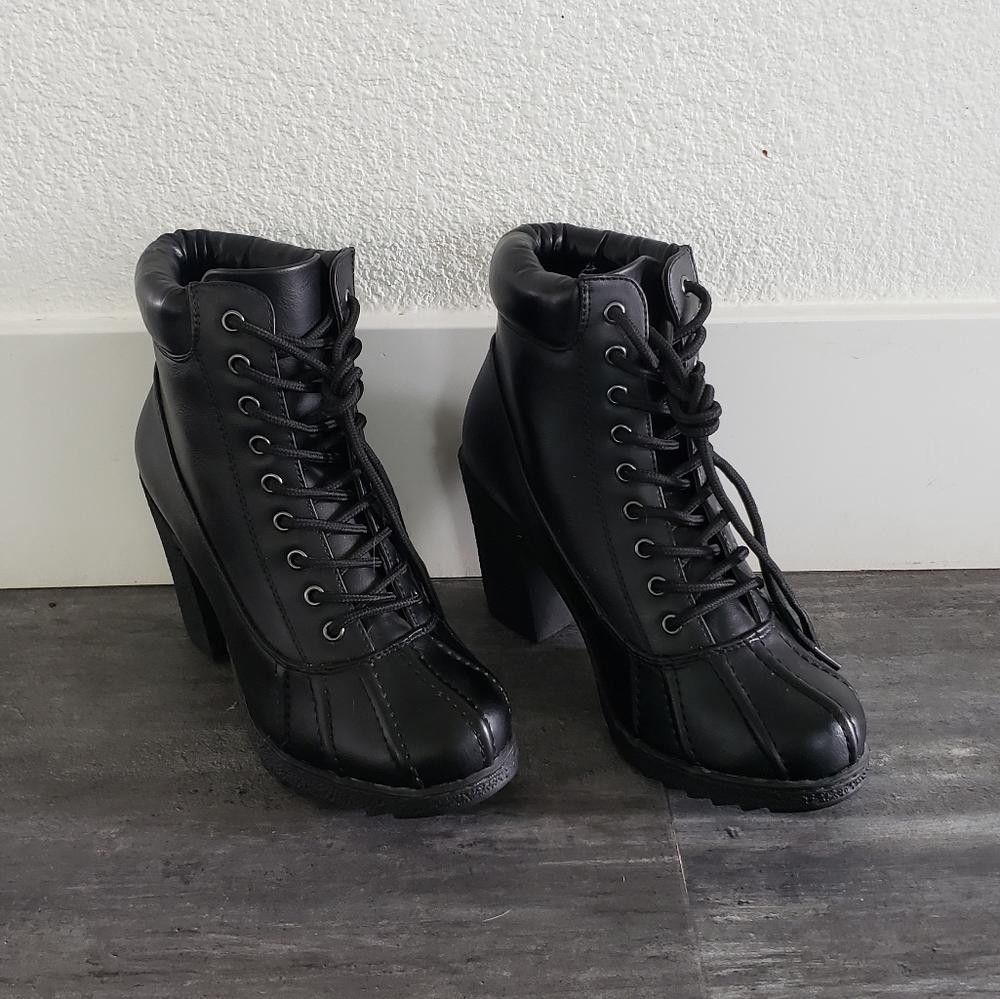 Designer Black Faux Leather Nature Breeze Laced Bootie Size US 6.5 / IT 36.5 - 2 Thumbnail
