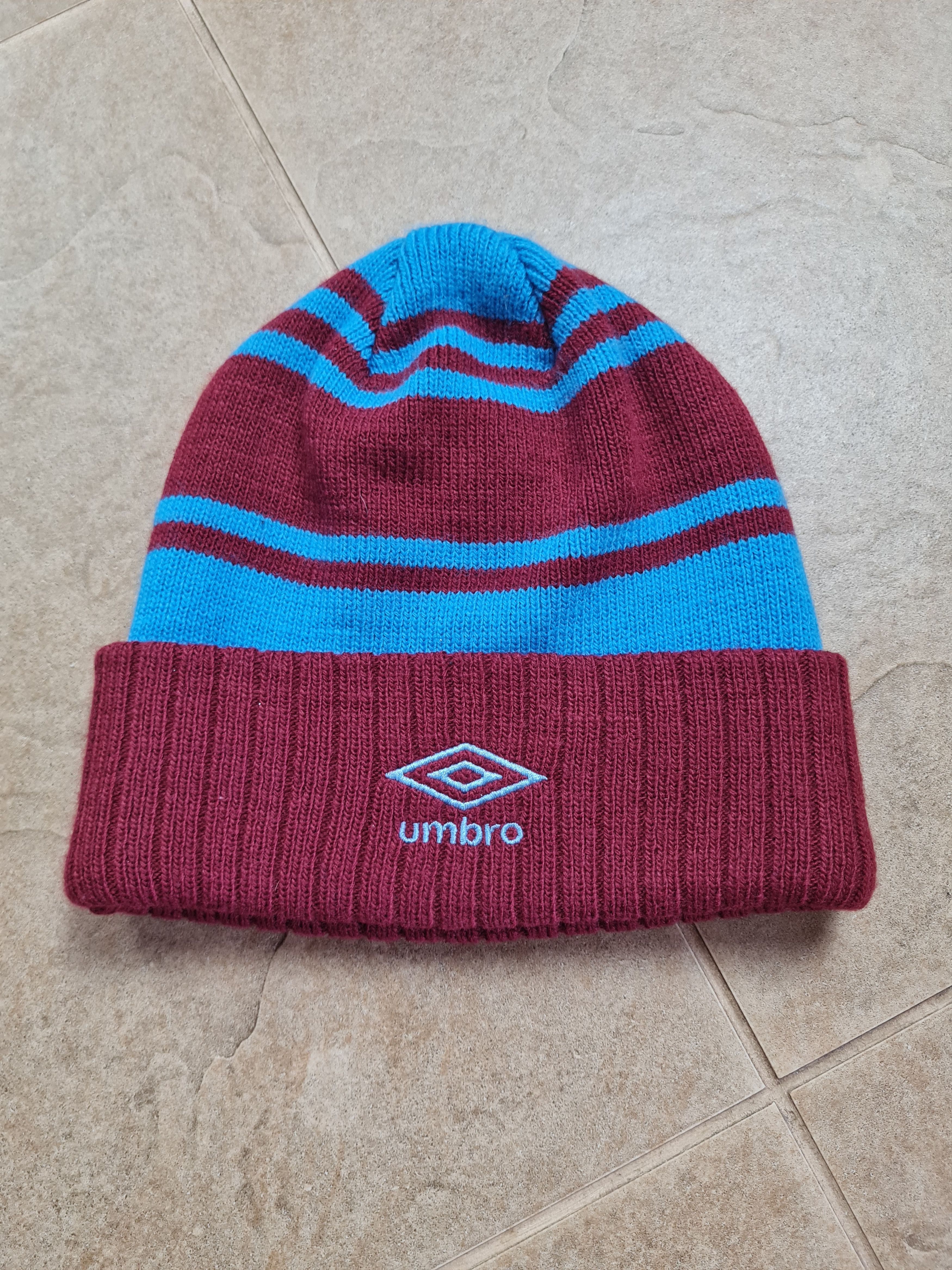 Umbro Knitted hat caps UMBRO WEST HAM UNITED FC Reversable Beanie Size ONE SIZE - 4 Thumbnail