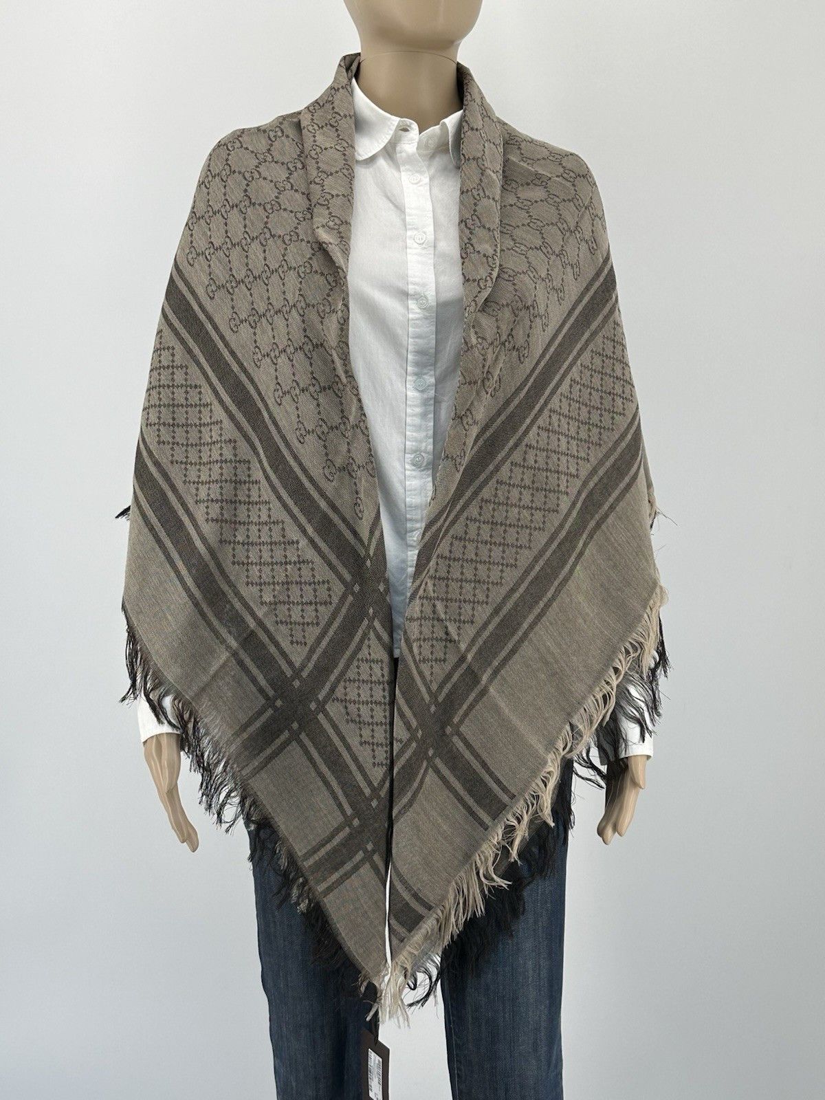 Gucci New Gucci Scarves 140x140cm Woll -Silk Size ONE SIZE - 4 Thumbnail