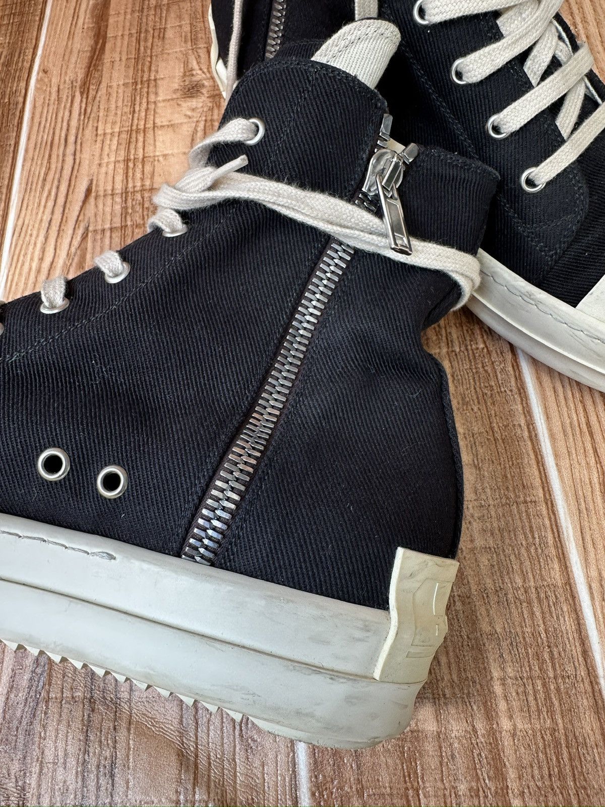 Rick Owens Rick Owens DRSHDW Black Cardboard Hightop Sneakers Size US 10.5 / EU 43-44 - 13 Thumbnail