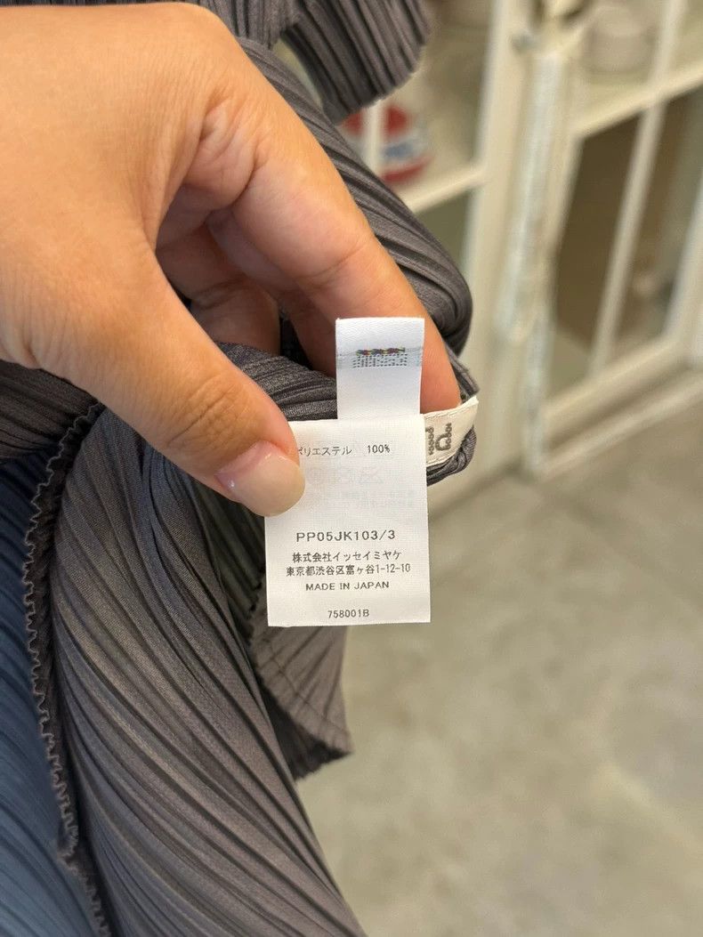 Issey Miyake Issey Miyake size:3 Grey pleated short-sleeved shirt Size XS / US 0-2 / IT 36-38 - 3 Thumbnail