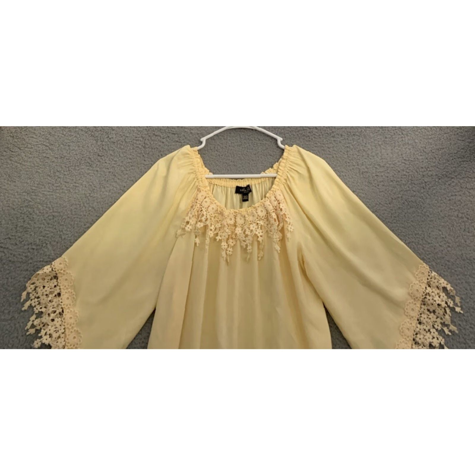 Melissa Melissa Paige Blouse Women’s L Yellow 3/4 Sleeve Tunic Petite Slit Hem Boat Neck Pullover Casual Business Travel Womens Size L / US 10 / IT 46 - 2 Thumbnail