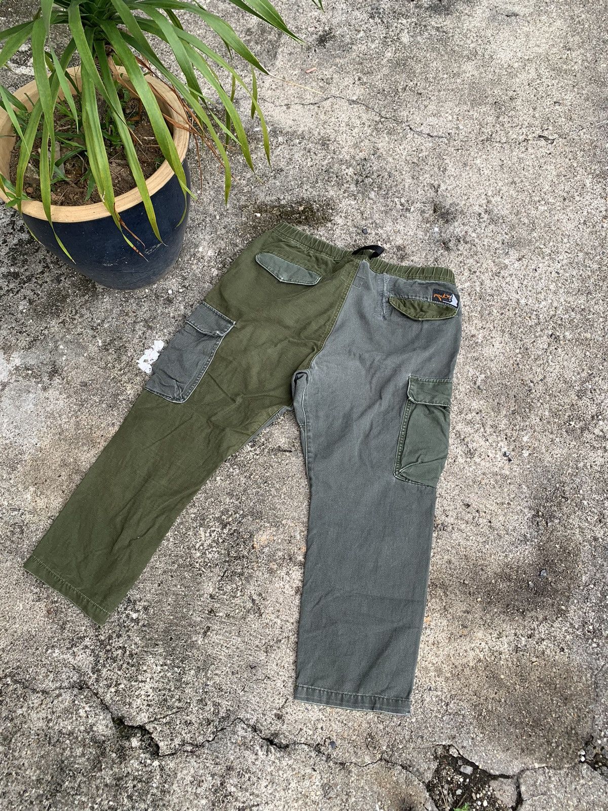Sage De Cret 🔥Rare🔥 Rokx x Sage de cret collaboration cargo pants Size US 34 / EU 50 - 6 Thumbnail