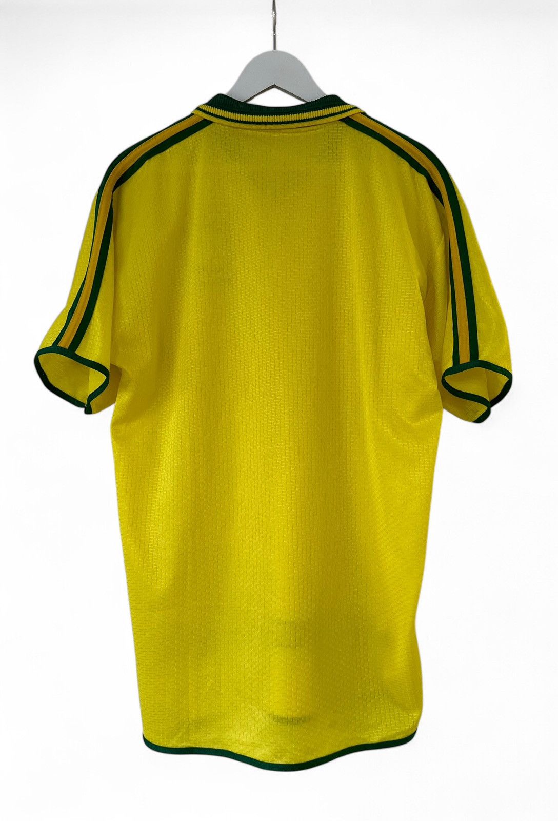 Vintage Brazil National Football Team Retro Style Shirt Men's Size M Size US M / EU 48-50 / 2 - 2 Thumbnail