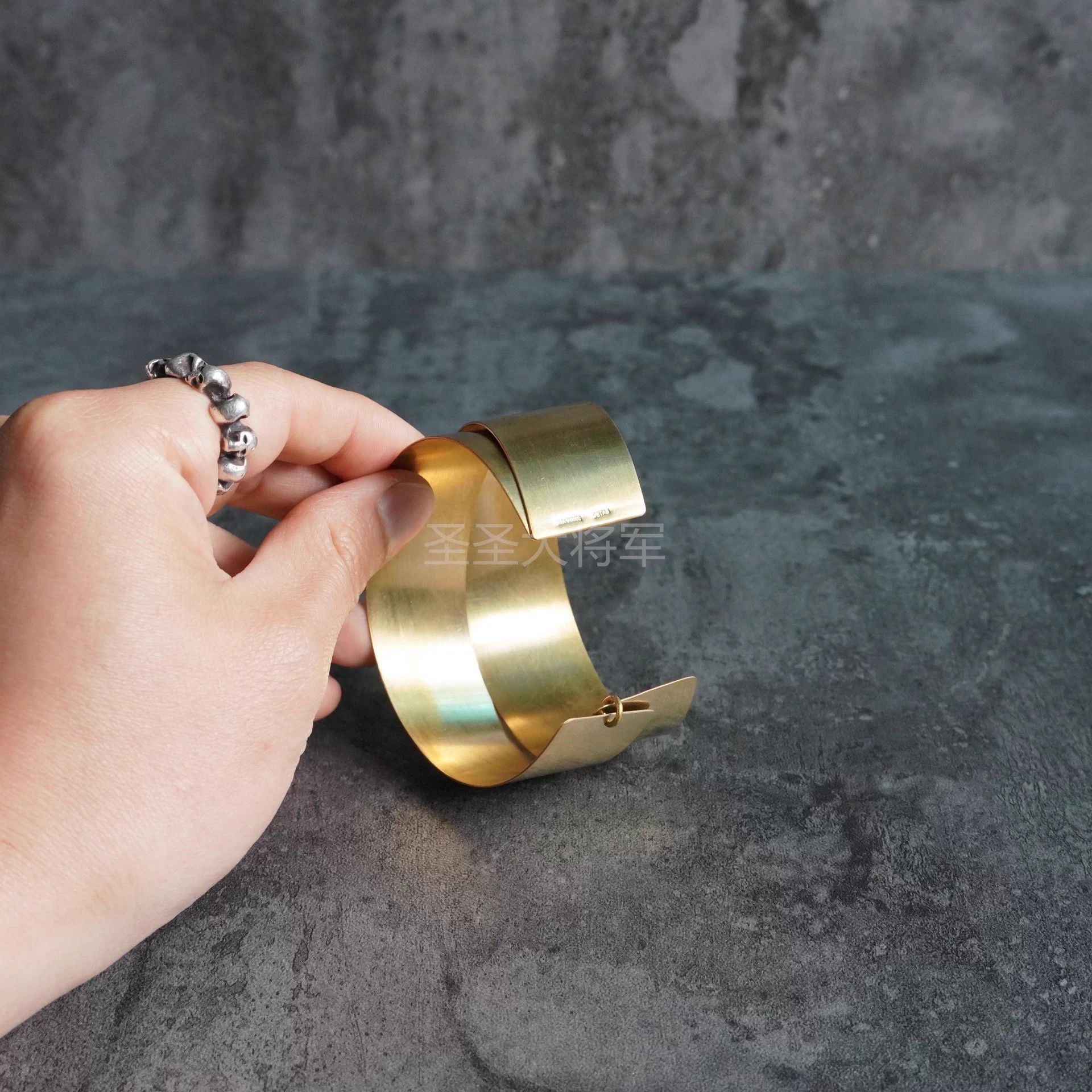 DETAJ Detaj Uma Wang brushed brass stacked bangle Size ONE SIZE - 9 Thumbnail