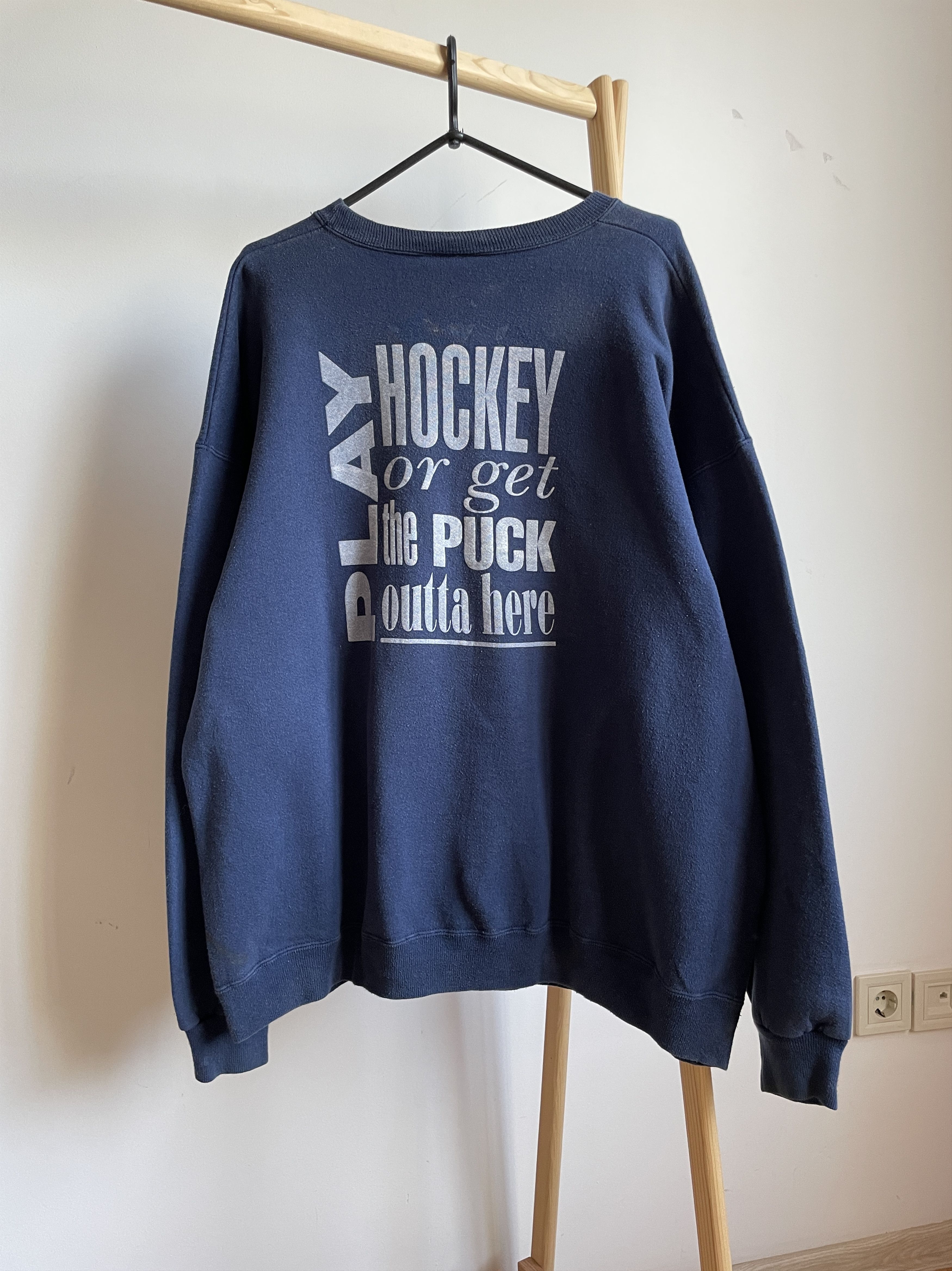Hanes × Vintage Play Hockey Or Getta Puck Outta Here Vintage 90s Sweatshirt Size US XL / EU 56 / 4 - 2 Thumbnail
