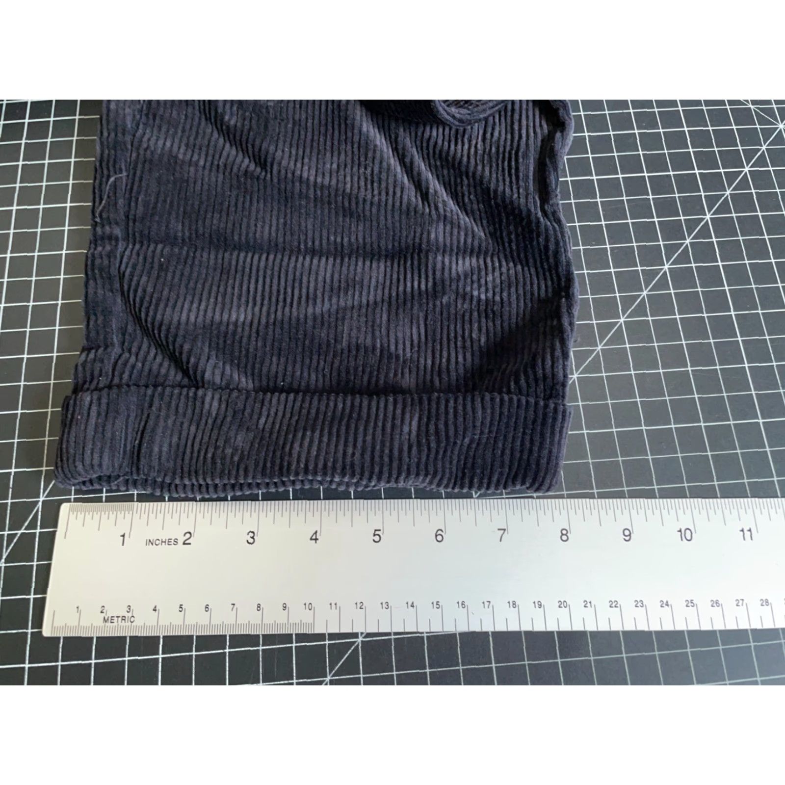 Gap GAP Easy Fit Corduroy Pants Men’s 32 x 30 Dark Blue Pleated Cuffed Vintage 90s Style Chino Size US 32 / EU 48 - 7 Thumbnail