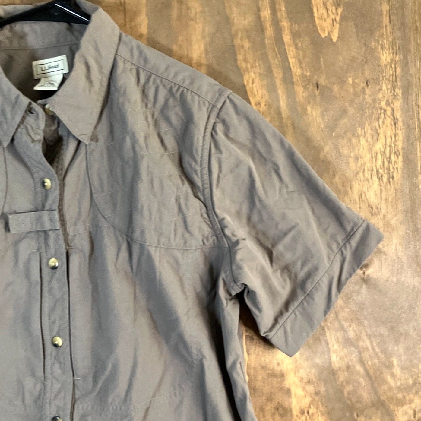 Vintage L.L. Bean Mens Shirt Brown Short Sleeve Button-Up Chest Pockets 100% Nylon M Shirt Mens Brown Short Sleeve Button-Up Chest Pockets Nylon M Size US M / EU 48-50 / 2 - 5 Thumbnail