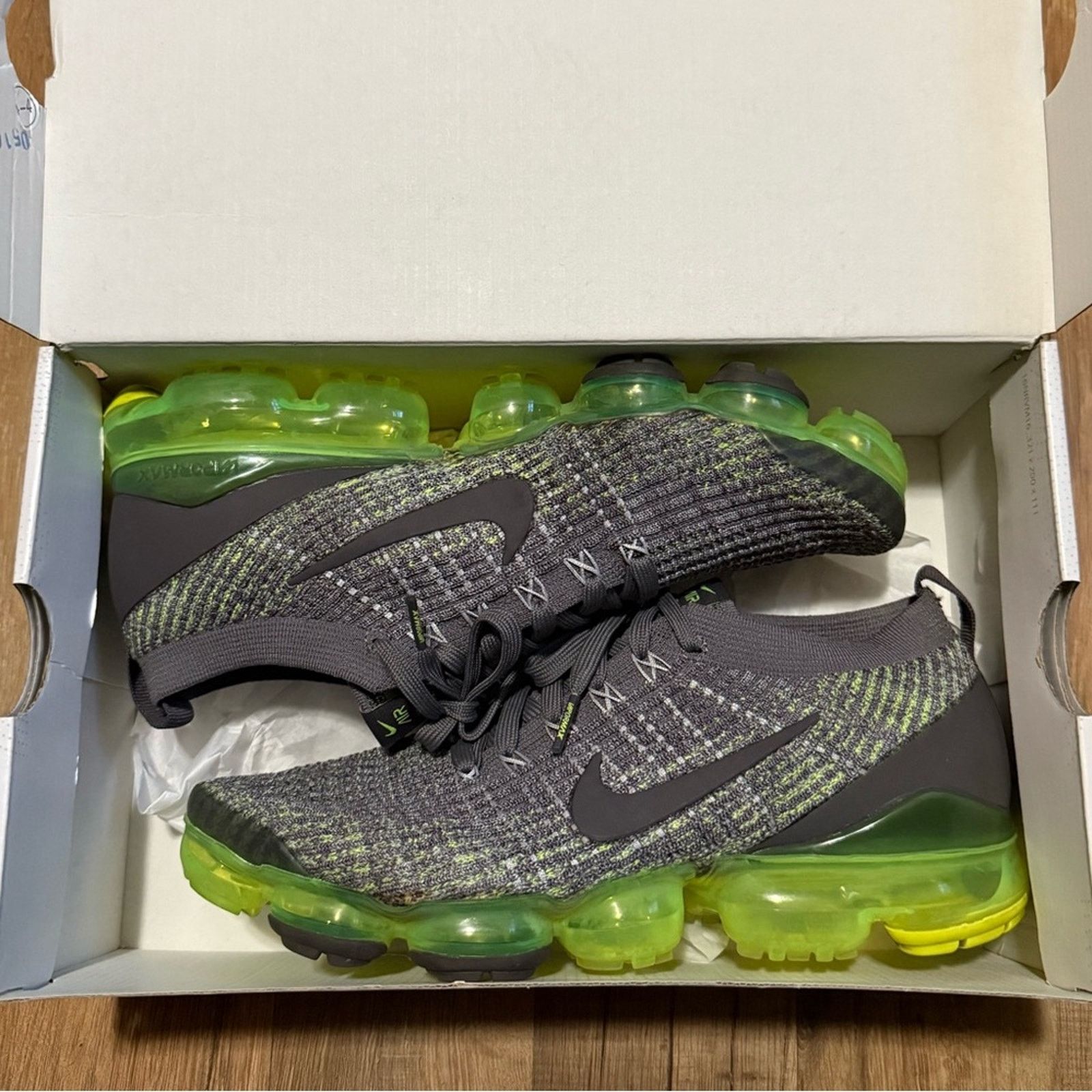 Nike 2019 Nike Air Vapormax Flyknit 3 Gunsmoke Thunder Grey Volt Size US 9.5 / EU 42-43 - 10 Thumbnail