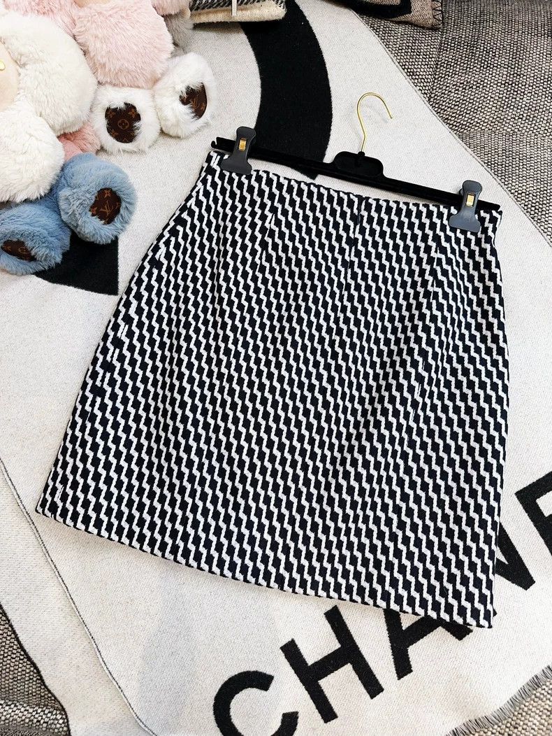 Chanel Chanel Hamburger series white and blue braided short skirt Size 25" / US 0 / IT 36 - 2 Thumbnail