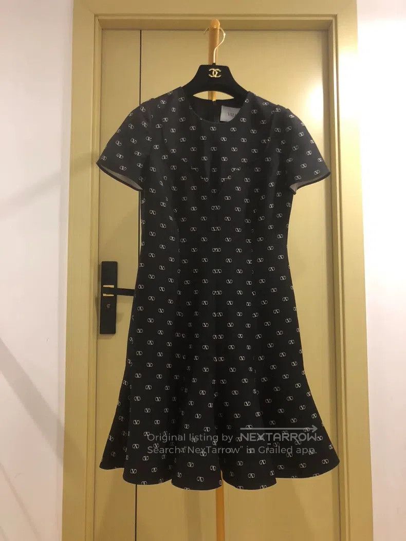 Valentino Valentino Black full logo dress Size S / US 4 / IT 40 - 1 Thumbnail