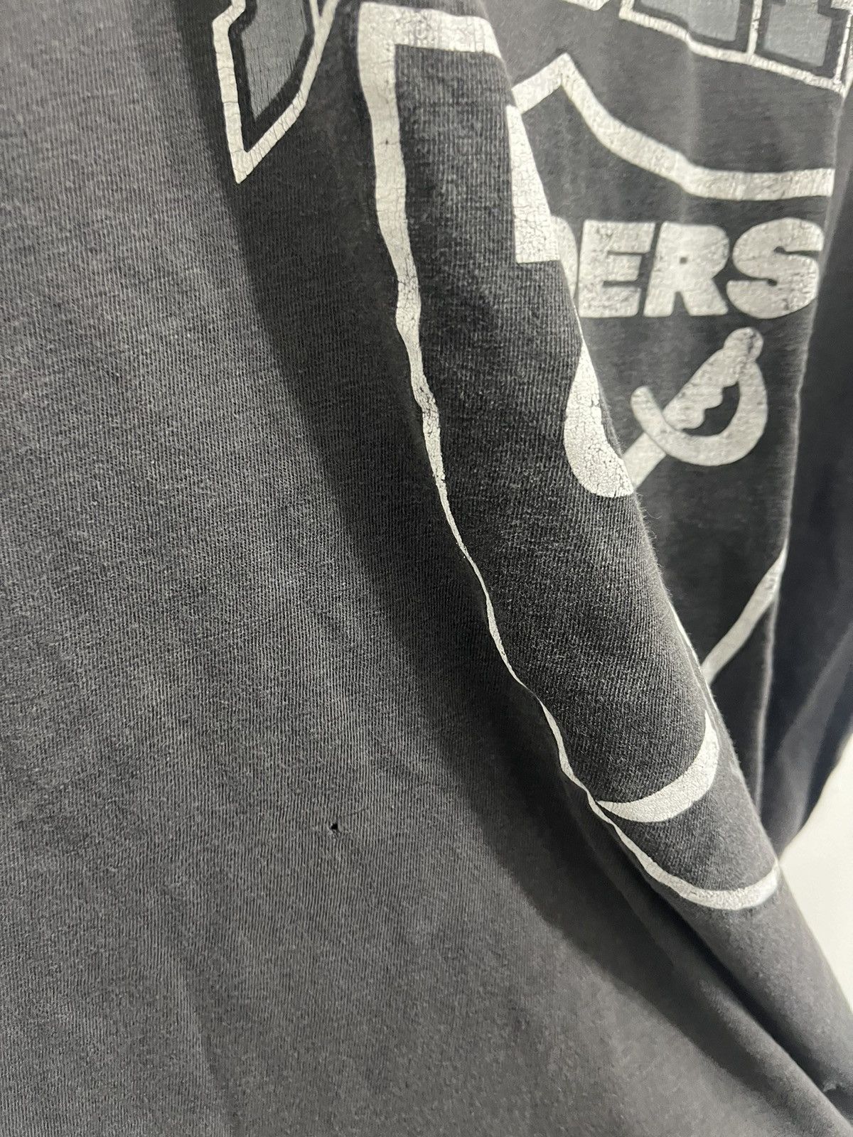 Vintage Thrashed Sun Faded Raiders Distressed Skull Logo Tee Y2K Vtg Size US XXL / EU 58 / 5 - 4 Thumbnail
