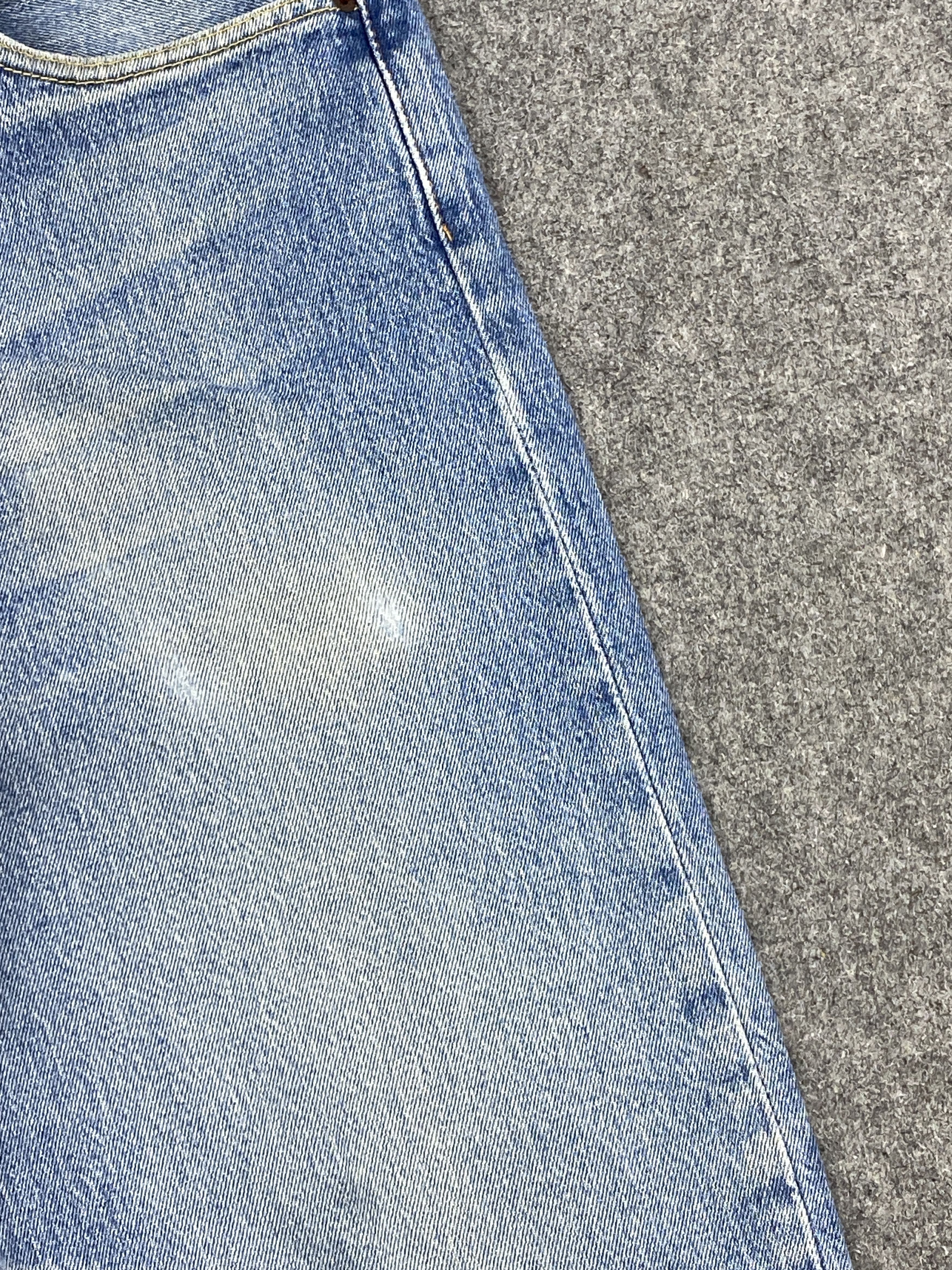 Levi's × Vintage Vintage Levi's 501 Faded Blue Jeans Size US 37 - 11 Thumbnail