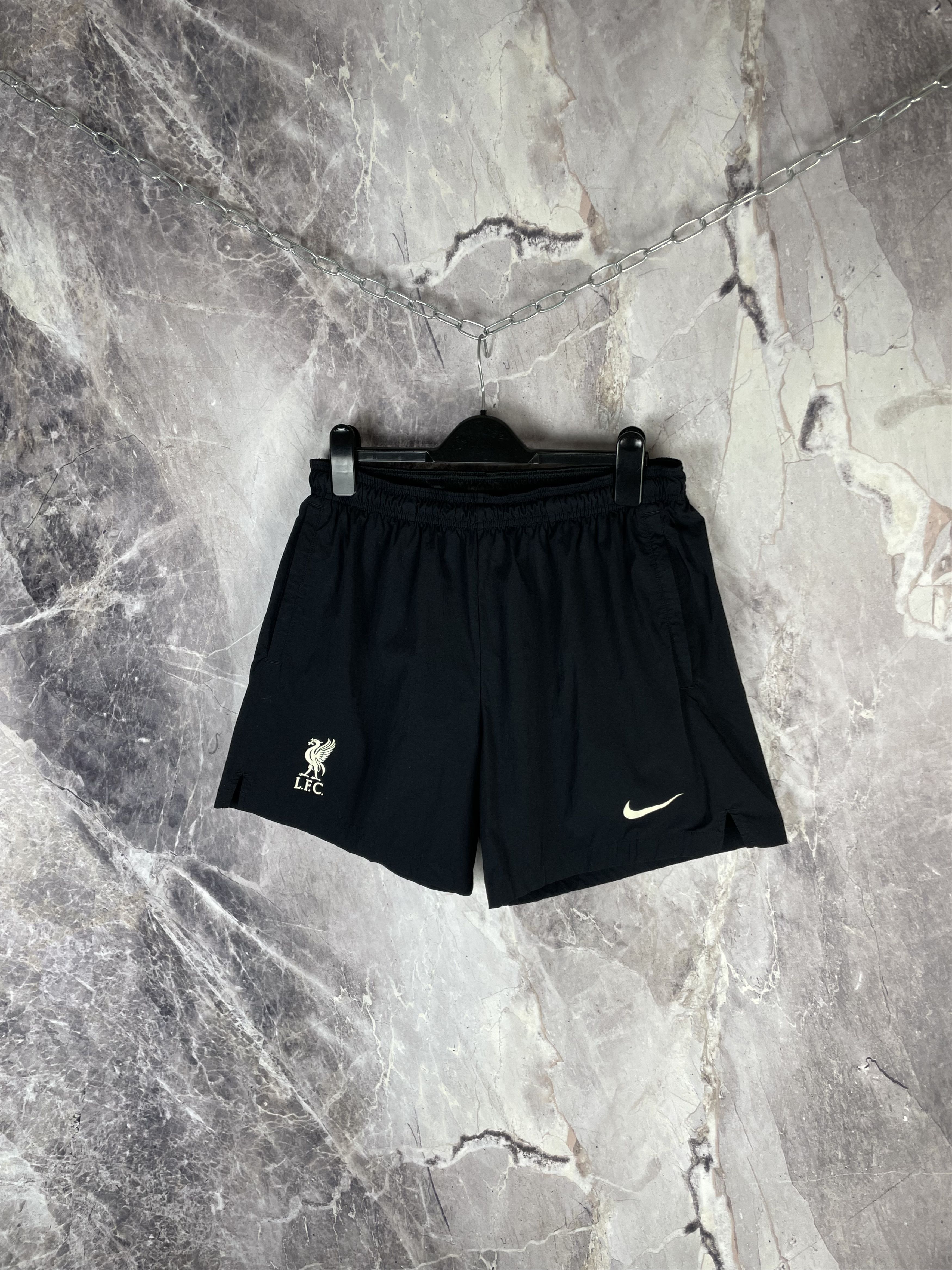 Nike Liverpool Nike soccer shorts Y2k Size US 34 / EU 50 - 2 Thumbnail