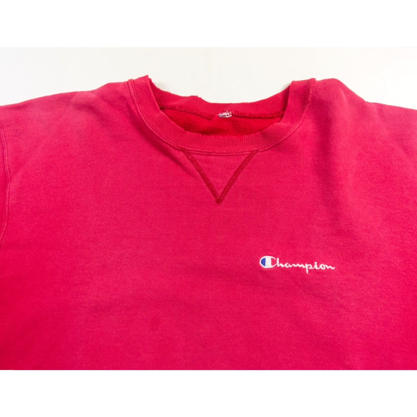 Champion VINTAGE Champion Sweatshirt Mens Large Red Crewneck Distressed Logo Embroidered All Seasons Sweater Ultra Faded 90s Mens Size US L / EU 52-54 / 3 - 2 Thumbnail