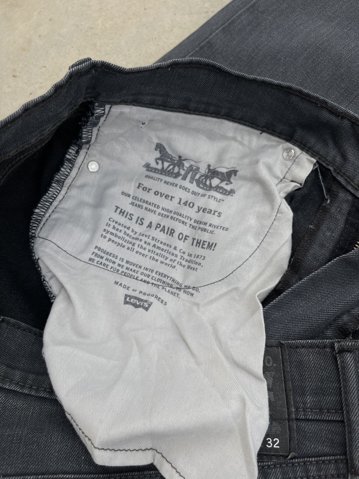 Levi's × Vintage Vintage 90s Levis 541 Faded Black Jeans Size US 38 / EU 54 - 11 Thumbnail