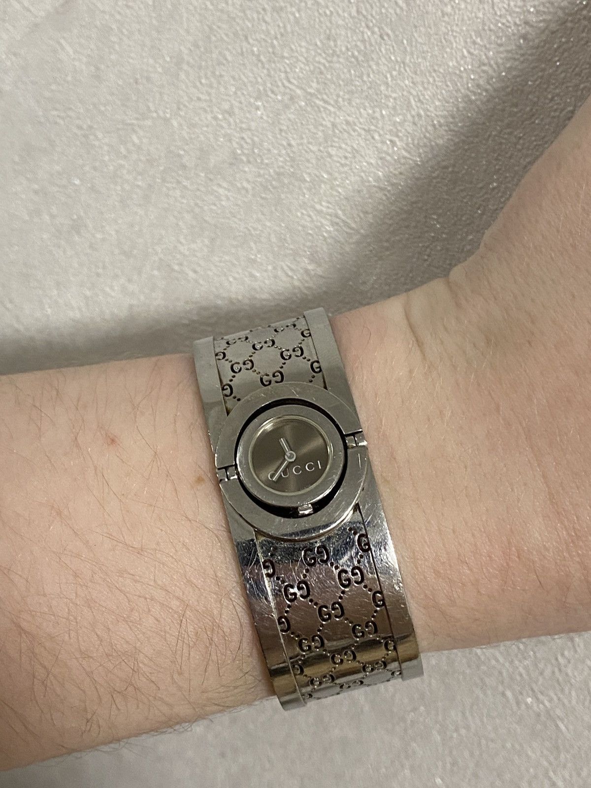 Gucci Vintage Gucci Twirl Watch Reversible Bangle Cuff GG Monogram Size ONE SIZE - 17 Thumbnail