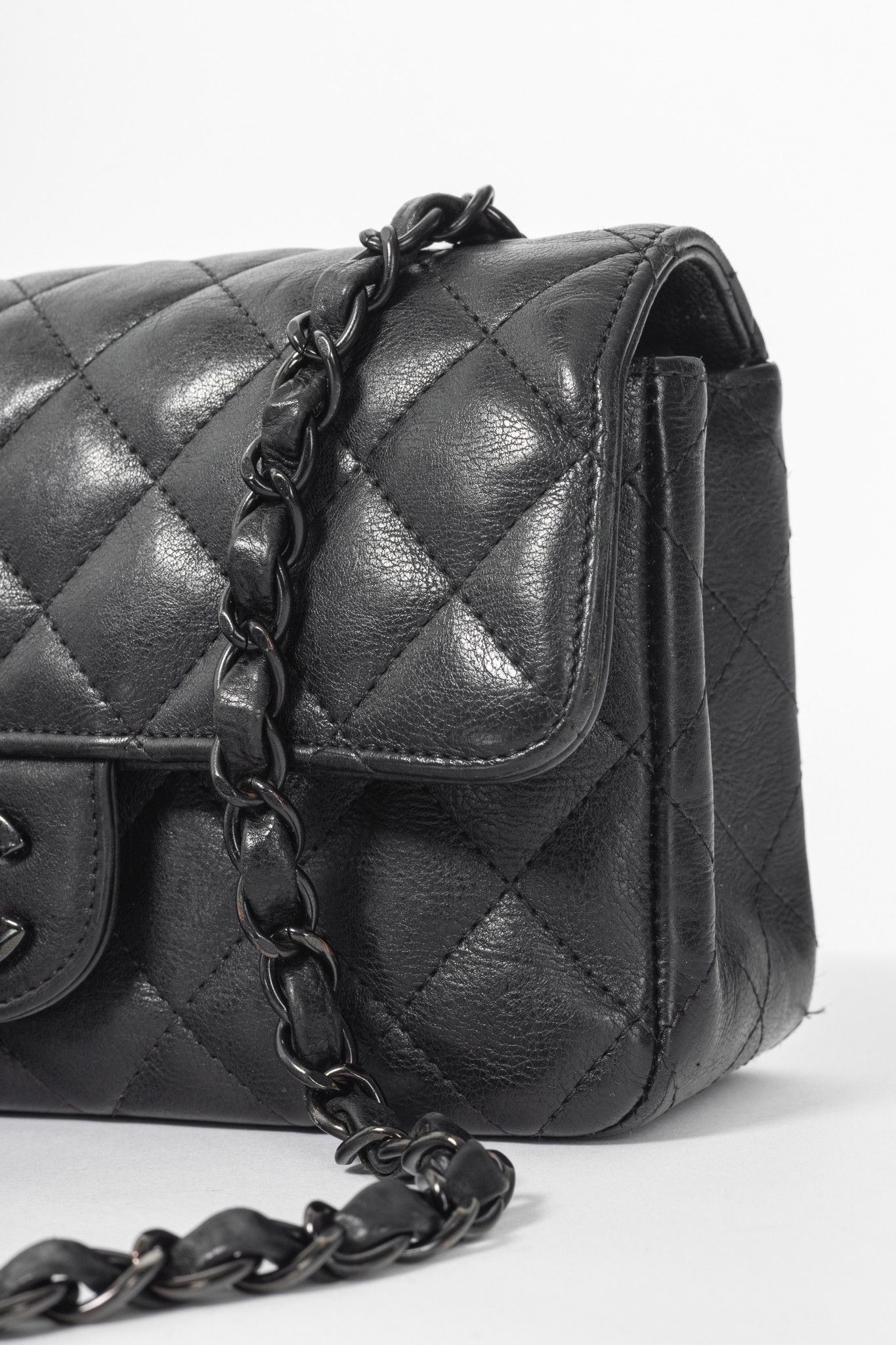 Chanel Chanel S17 Mini Classic Black Lambskin Quilted Flap Bag Size ONE SIZE - 8 Thumbnail