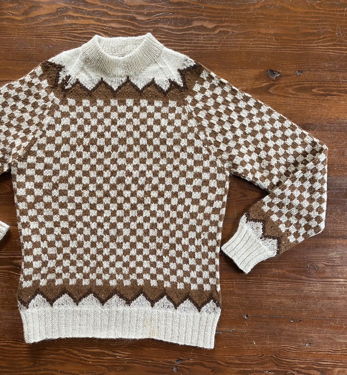 Vintage Vintage 60’s Fotrama Alpaca Wool Checkered Raglan Sweater Size US S / EU 44-46 / 1 - 1 Thumbnail