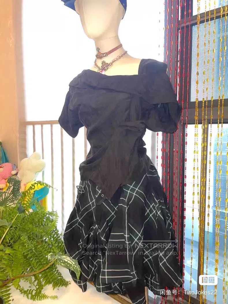 Vivienne Westwood Vivienne Westwood Black asymmetrical structured top Size M / US 6-8 / IT 42-44 - 1 Thumbnail