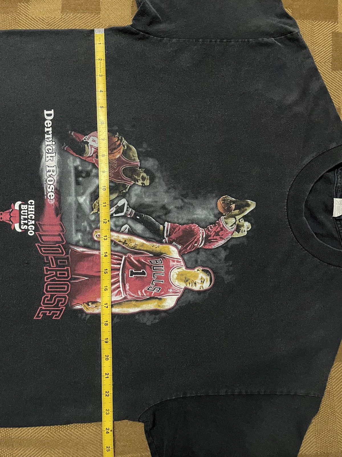 NBA × Vintage Vintage Chicago Bulls Derrick Rose T-Shirt. Size US XL / EU 56 / 4 - 10 Thumbnail