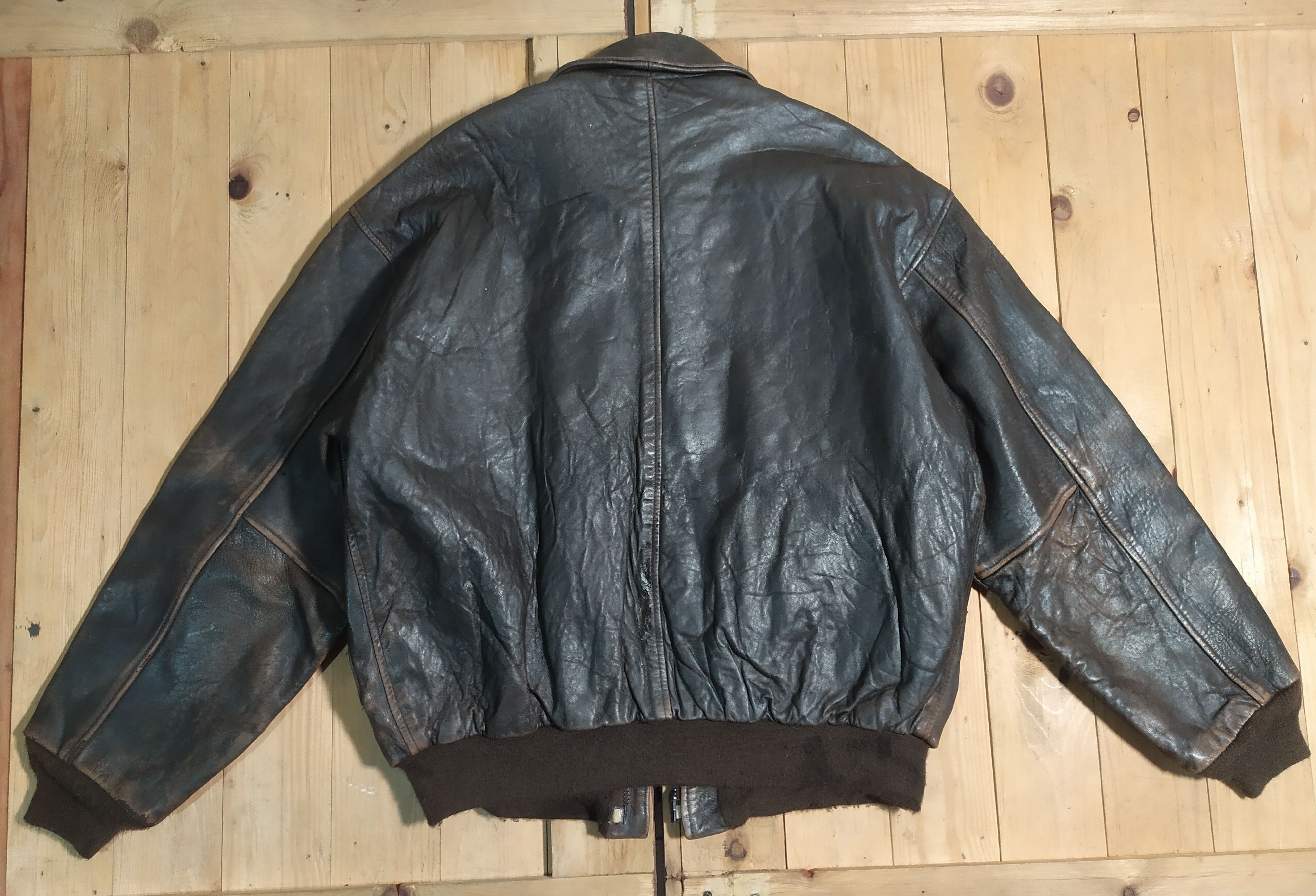 Other AVIREX USA TYPE A2 LEATHER FULL PATCHES BOMBER JACKET Size US M / EU 48-50 / 2 - 10 Thumbnail