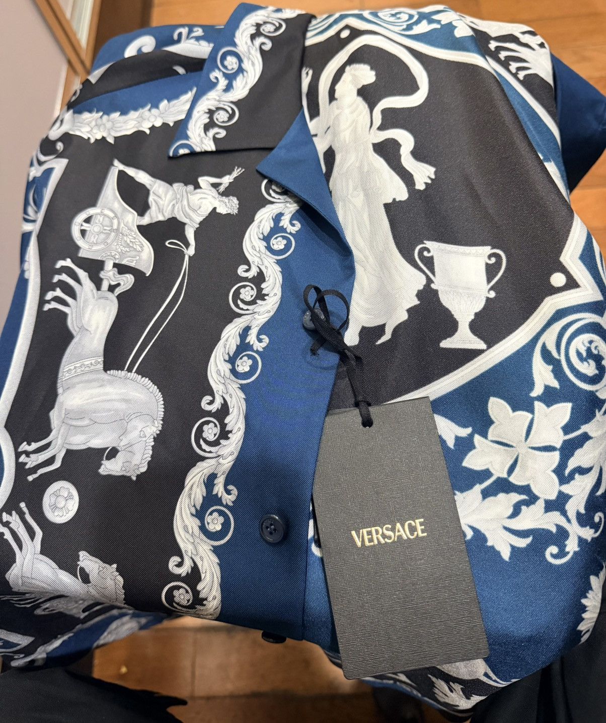 Versace NWT VERSACE SHORT SLEAVE SILK Size US S / EU 44-46 / 1 - 8 Thumbnail