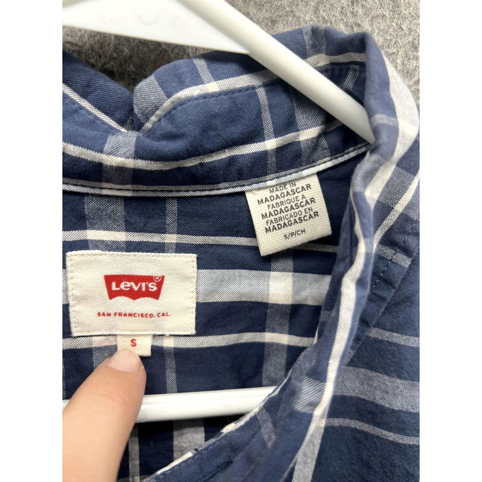 Levi's Levi's Shirt Mens Small Blue Plaid Long Sleeve Button Front Casual Woven Oxford Shirt Men S Blue Plaid Button-Up Shirt Mens Small Casual Fall Size US S / EU 44-46 / 1 - 5 Thumbnail
