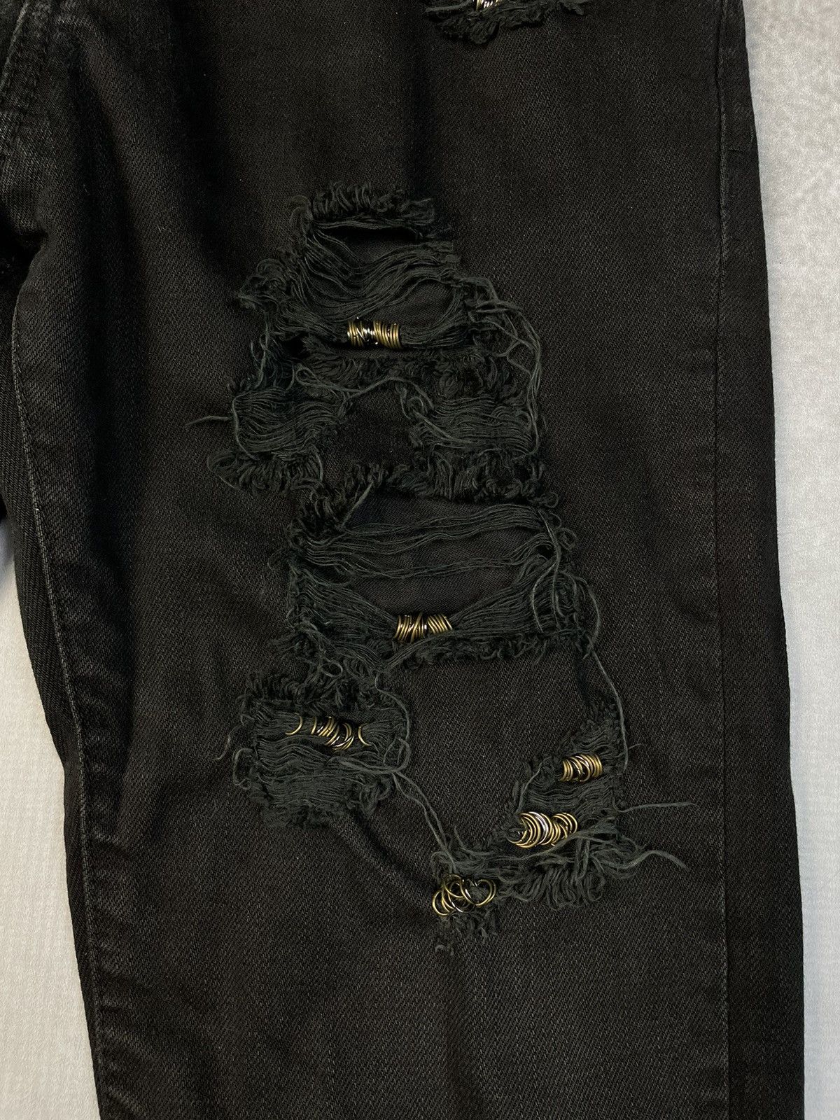 Tornado Mart 2000s CavariA Pierced Mud Max Style Studded Distressed Denim Size US 30 / EU 46 - 4 Thumbnail