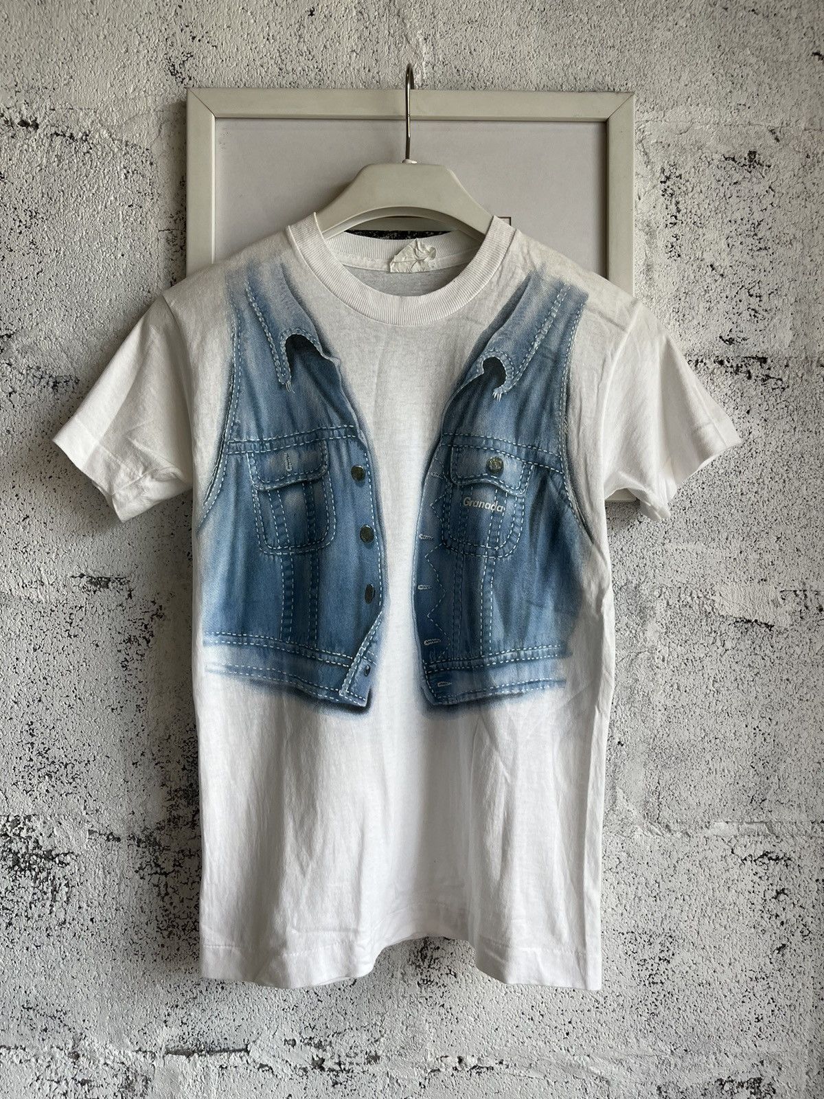 Vintage Vintage Granada Jacket Print Expression Dukoaps 90’s T-shirt Size US S / EU 44-46 / 1 - 2 Thumbnail