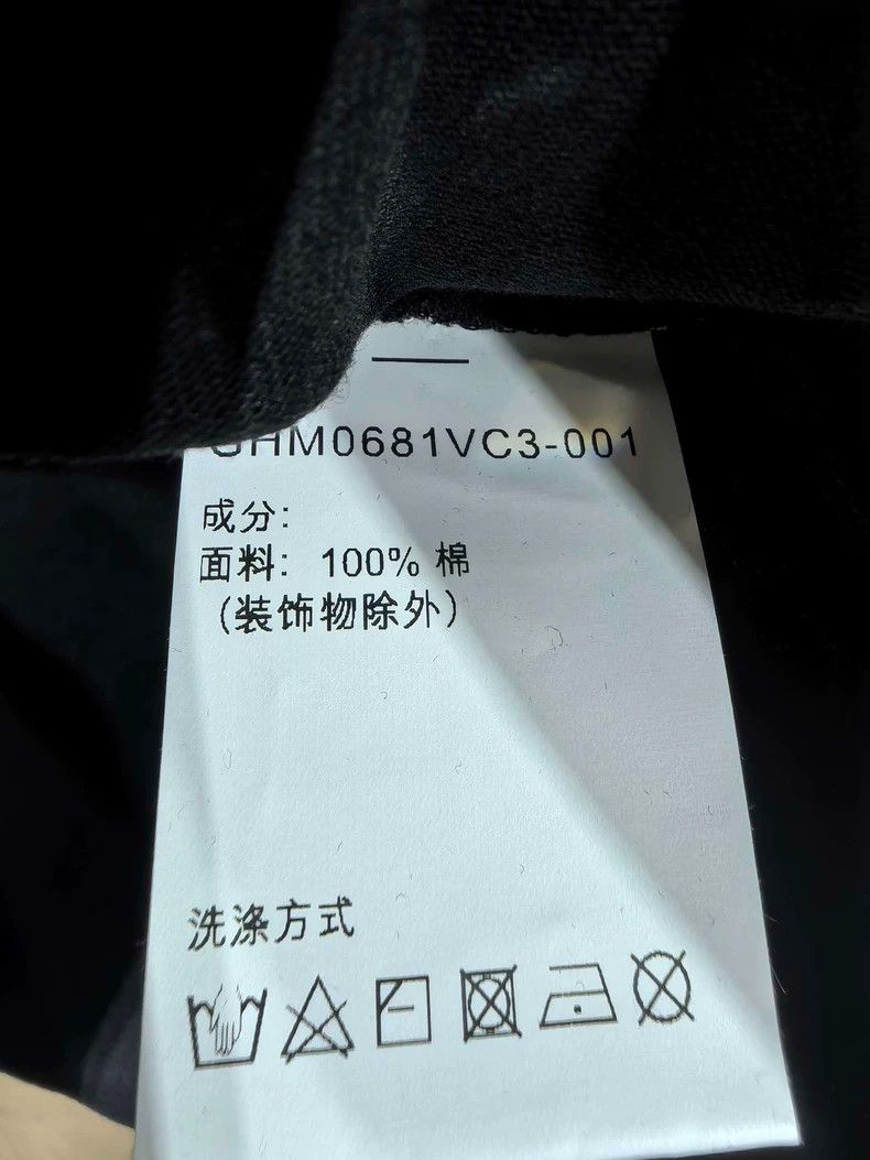 Givenchy Givenchy Black Round Neck Short Sleeve T-Shirt 2506-Nextarr Size US S / EU 44-46 / 1 - 9 Thumbnail