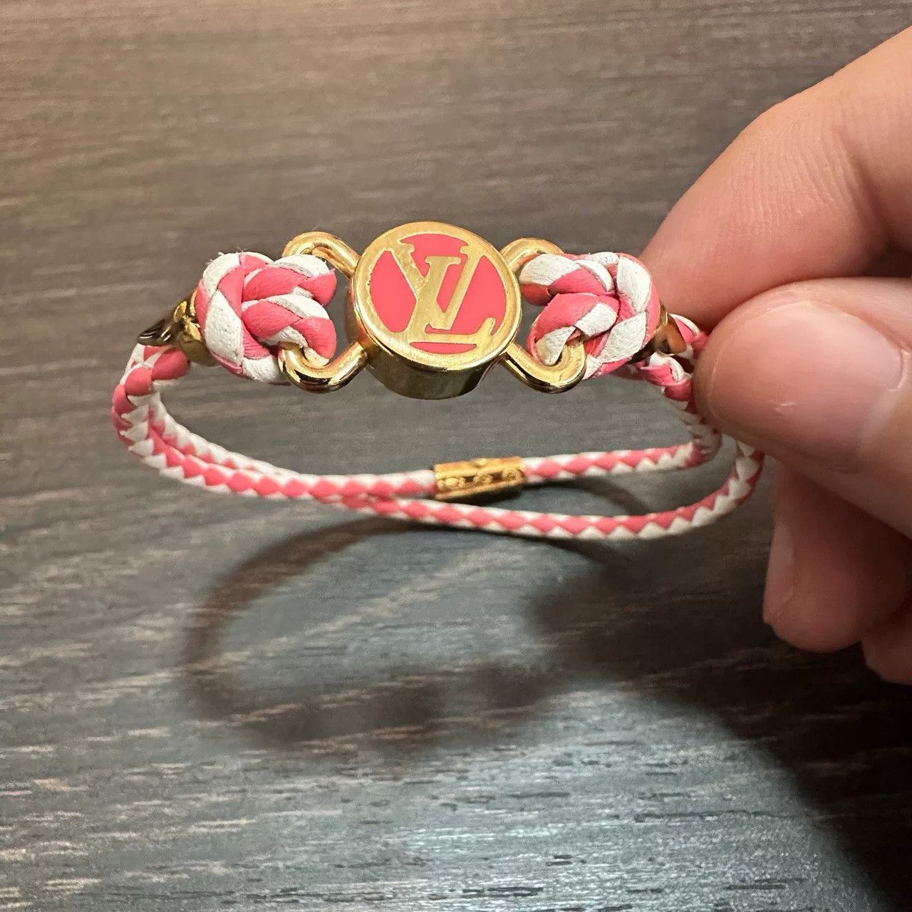 Louis Vuitton Louis Vuitton New Pink Leather Bracelet 17cm Size ONE SIZE - 1 Thumbnail