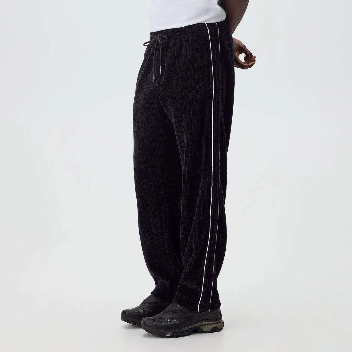 Kith Kith Velvet Corduroy Damon Track Pant 'Ink' Size US 30 / EU 46 - 1 Thumbnail