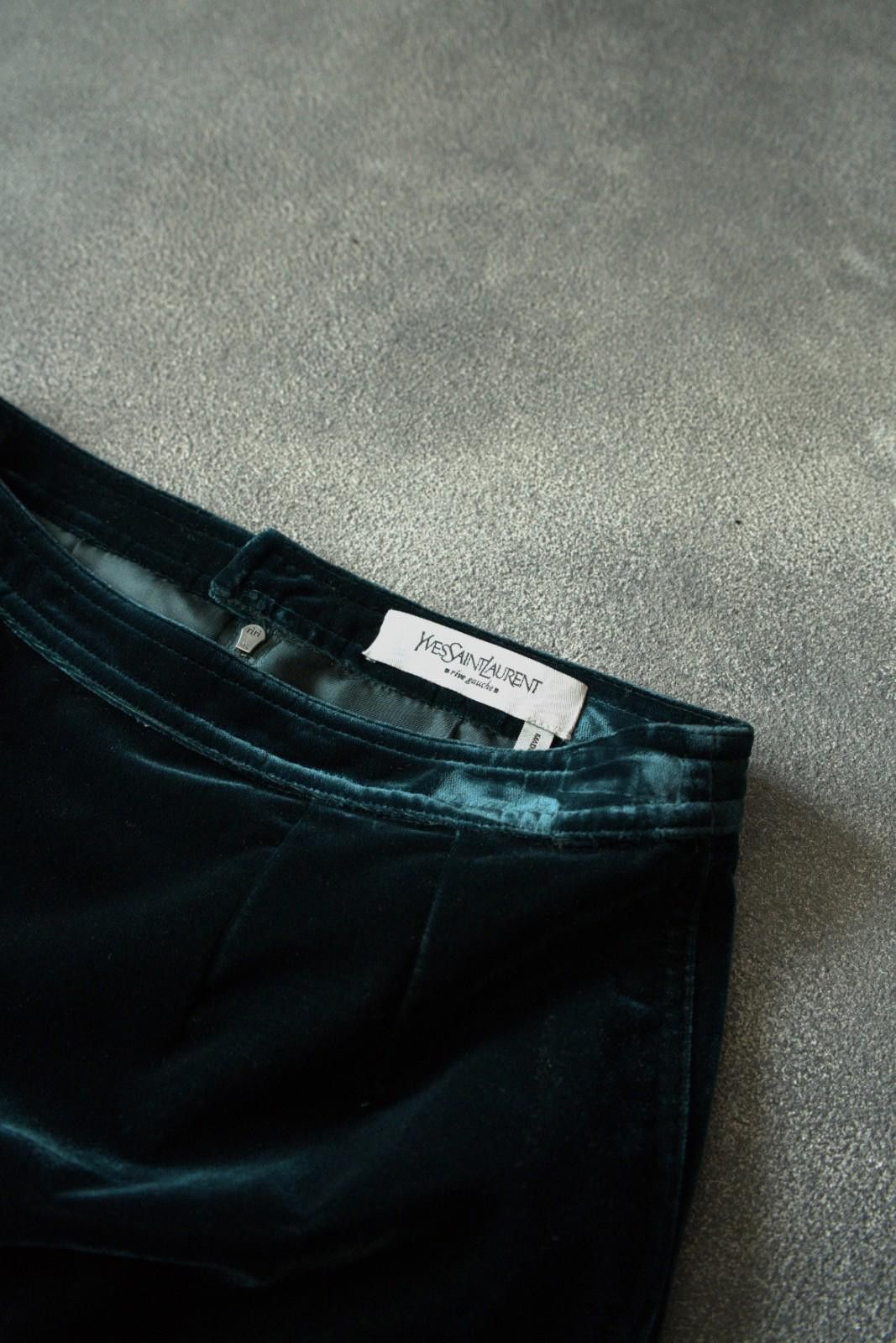 Saint Laurent Paris F/W 2003 Yves Saint Laurent by Tom Ford Velvet Mini Skirt Size 28" / US 6 / IT 42 - 9 Thumbnail