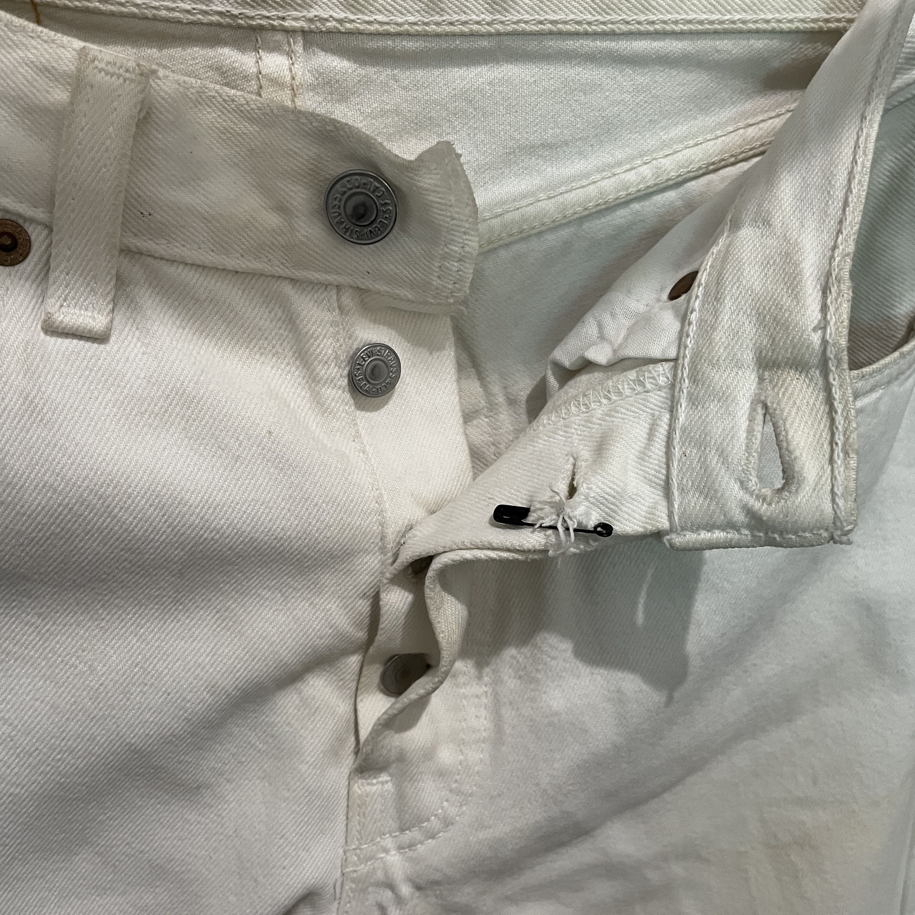 Levi's Vintage 90s Levi's 501 Thrashed Released Hem White Size 27" / US 4 / IT 40 - 6 Thumbnail