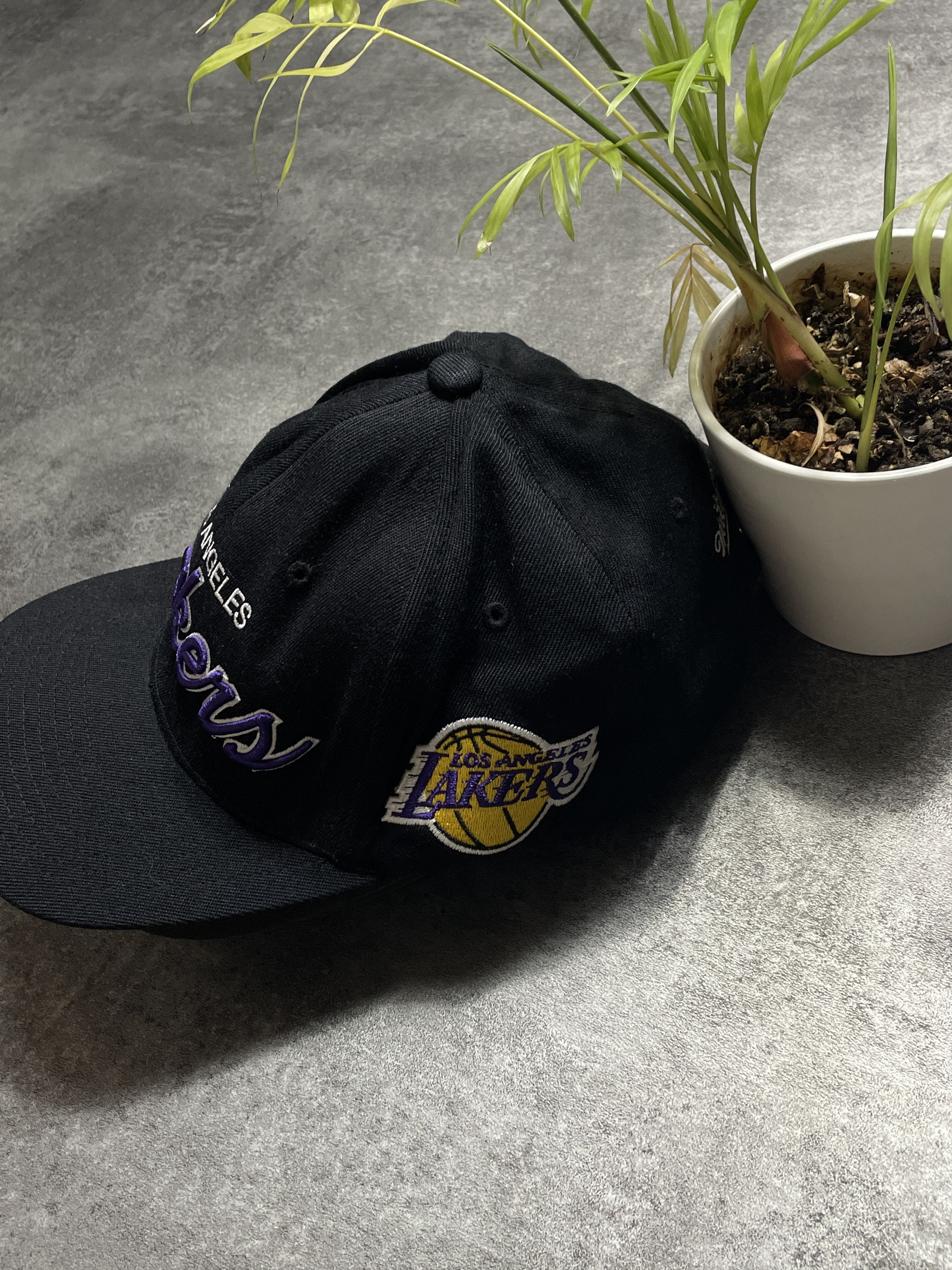 Mitchell & Ness ❗️RARE❗️Lakers Mitchell & Ness Cap Vintage Y2K Wool Size ONE SIZE - 3 Thumbnail