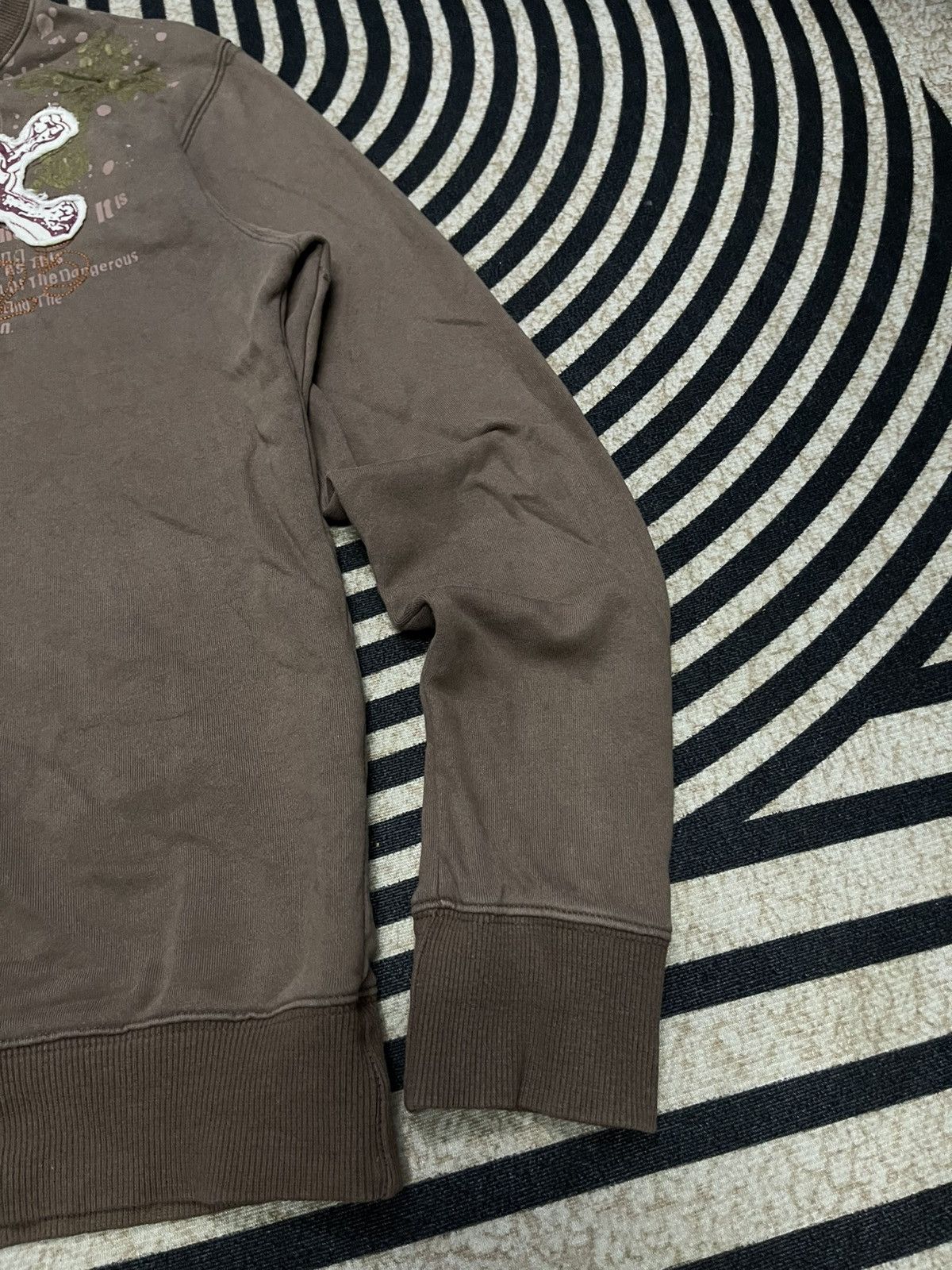 Eternal 2000s ETERNAL SKULL/CROSS DESIGN SUNFADED SWEATSHIRT Size US M / EU 48-50 / 2 - 8 Thumbnail