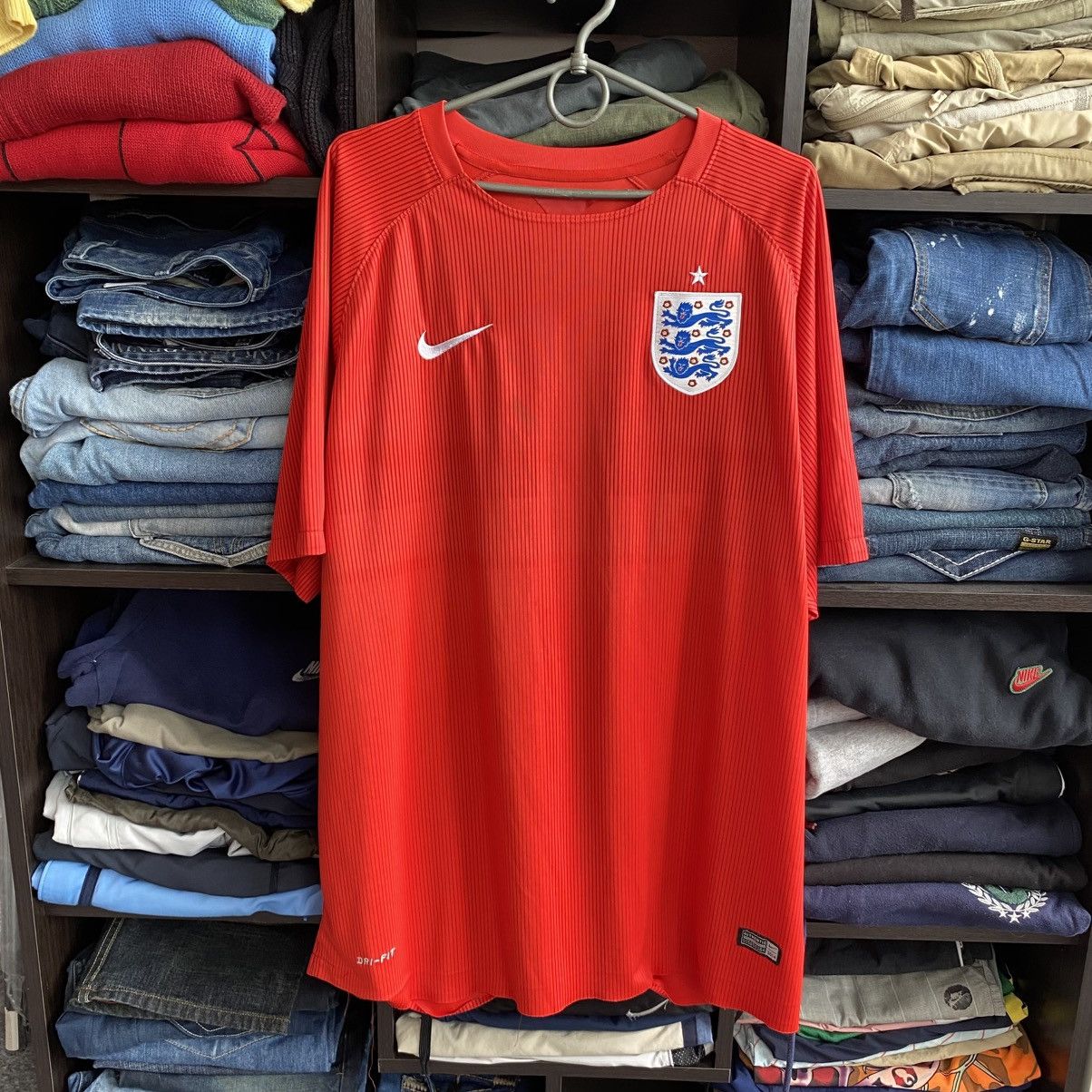 Nike Mens Nike England National Soccer Jersey red Size US XXL / EU 58 / 5 - 1 Thumbnail