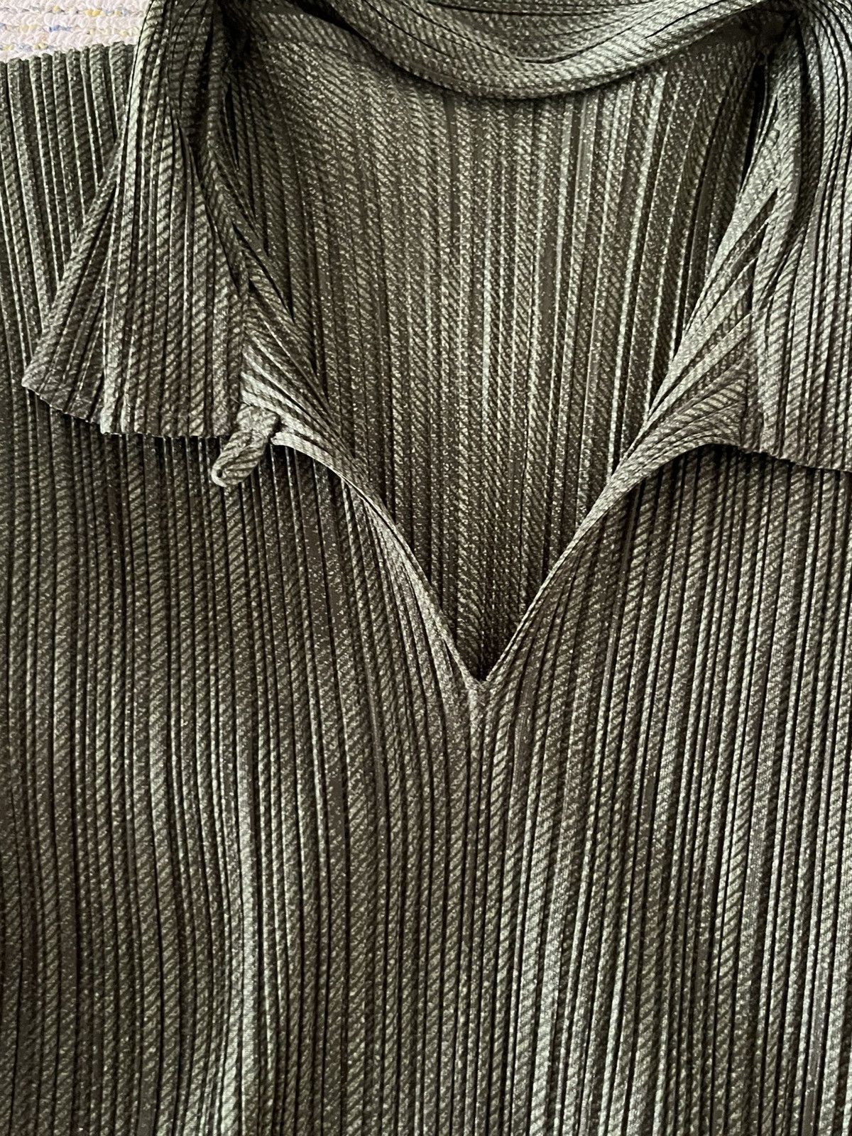 Pleats Please Issey Miyake Khaki Long Sleeve Top Size S / US 4 / IT 40 - 2 Thumbnail