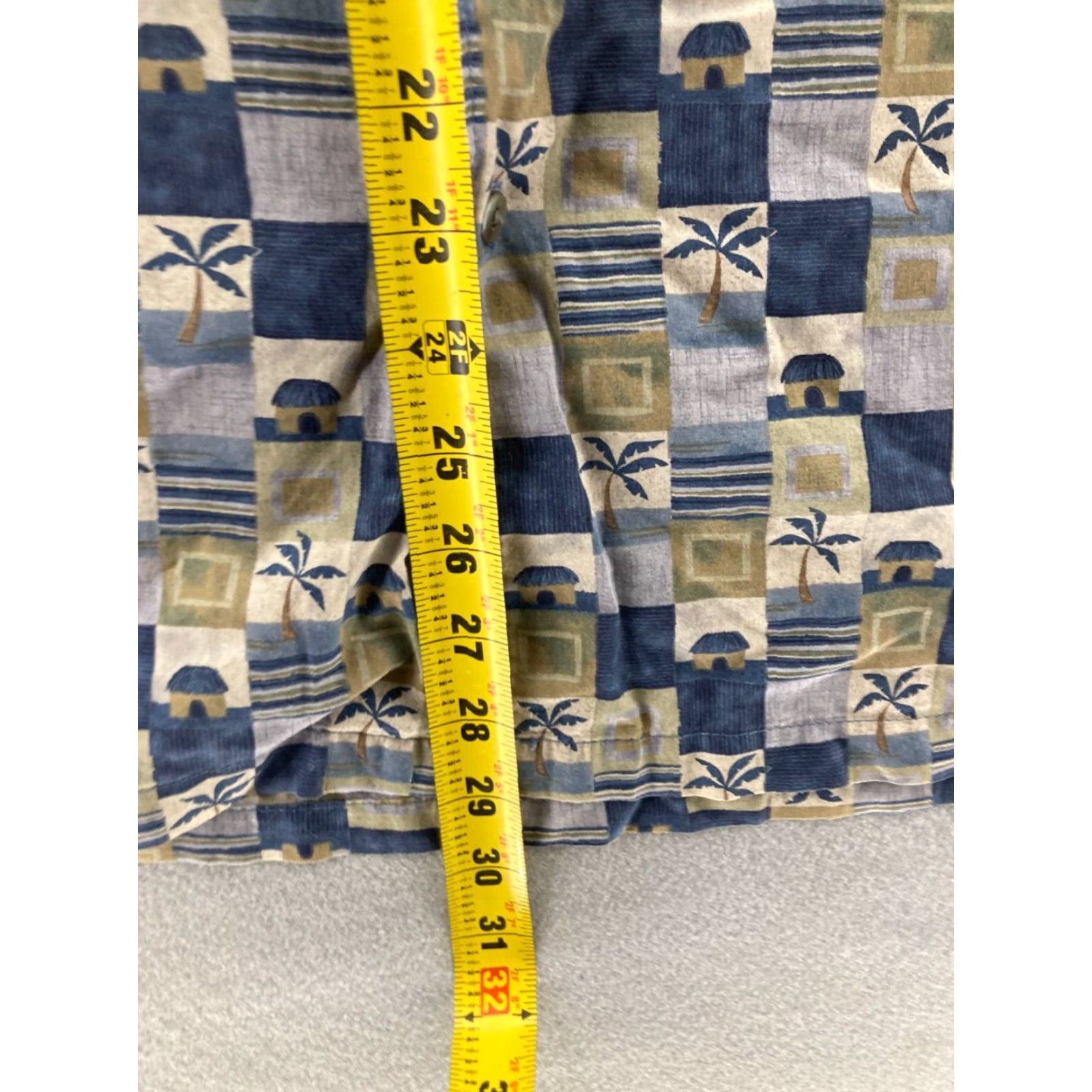 Vintage VINTAGE TORI RICHARDS HONOLULU ALOHA SHIRT Mens Large Palms Huts Checked USA Made Size US L / EU 52-54 / 3 - 5 Thumbnail
